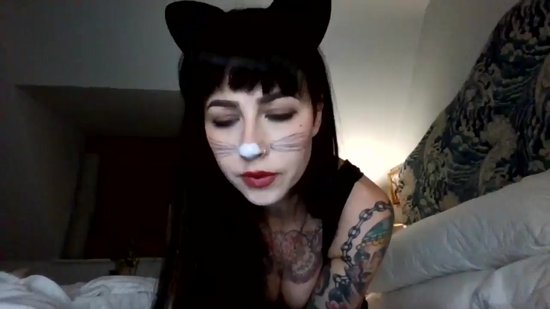 Gallery image thumbnail from MargotMills_'s myfreecams stream on, 10/31/2025, 22:42 image 6 of 20