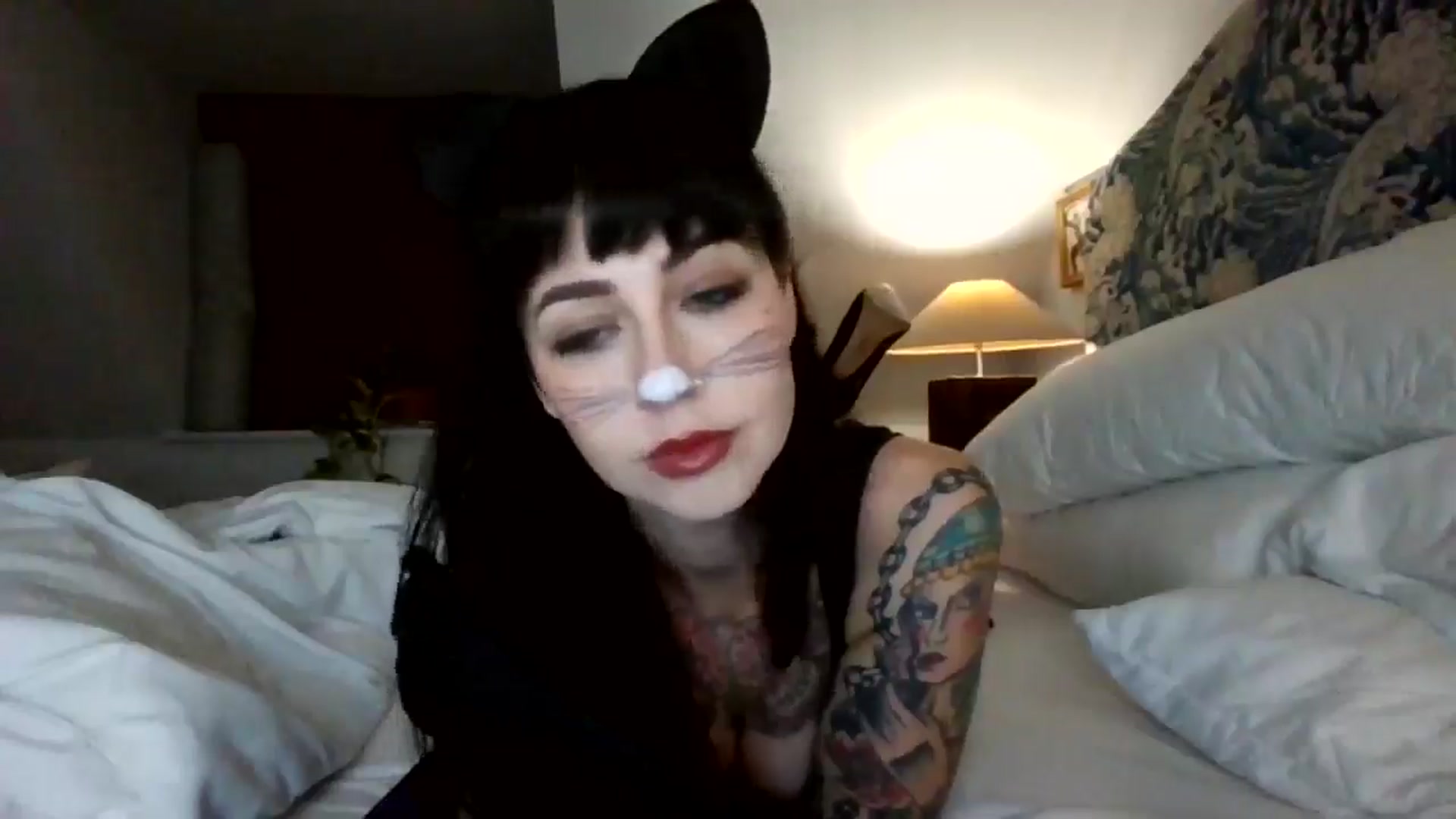 Gallery image thumbnail from MargotMills_'s myfreecams stream on, 10/31/2025, 22:42 image 8 of 20