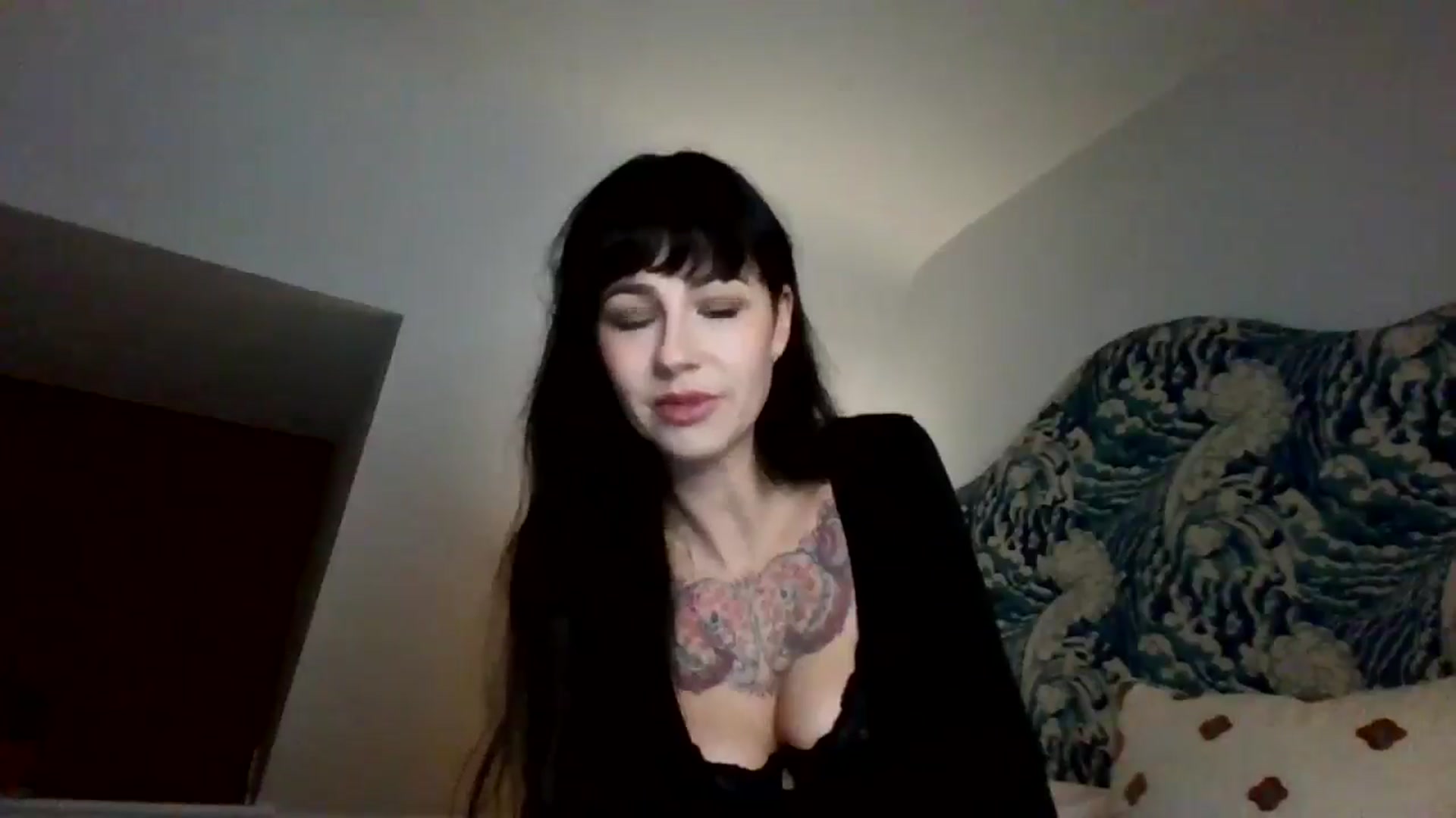 Gallery image thumbnail from MargotMills_'s myfreecams stream on, 11/03/2025, 23:21 image 2 of 20