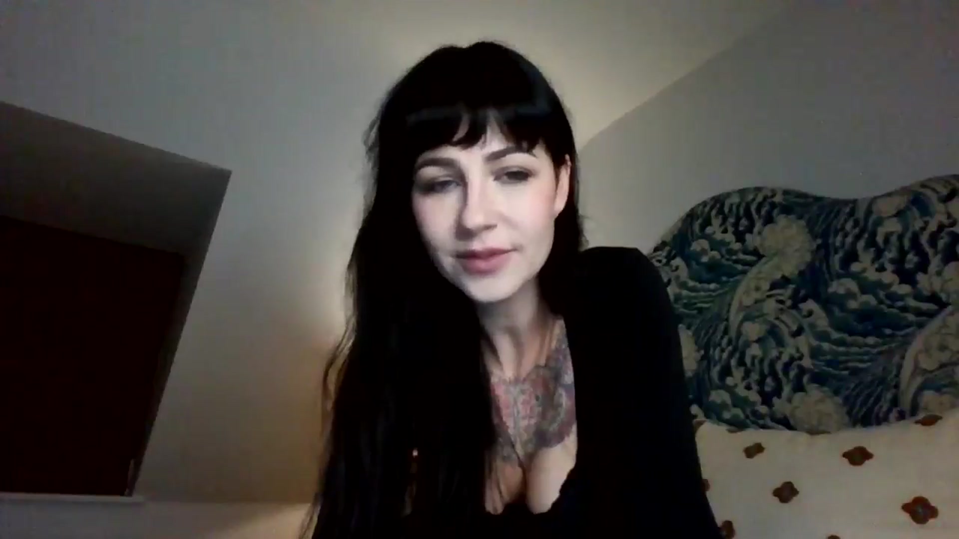 Gallery image thumbnail from MargotMills_'s myfreecams stream on, 11/03/2025, 23:21 image 15 of 20