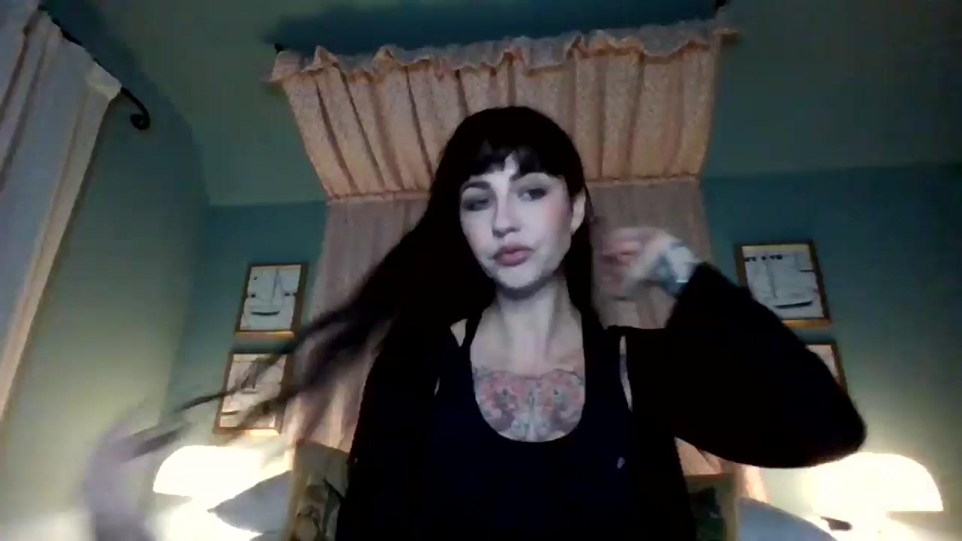 Gallery image thumbnail from MargotMills_'s myfreecams stream on, 11/06/2025, 22:12 image 4 of 20