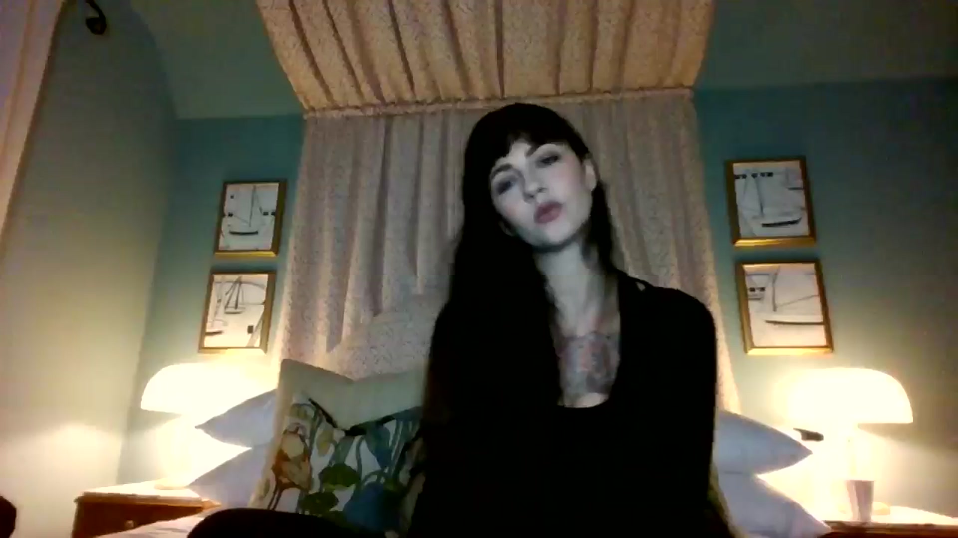 Gallery image thumbnail from MargotMills_'s myfreecams stream on, 11/06/2025, 22:12 image 15 of 20