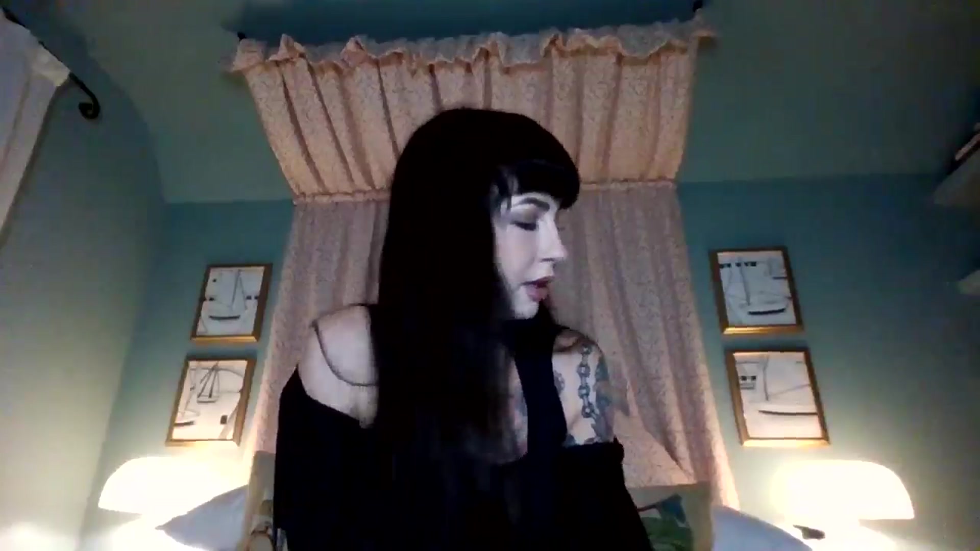 Gallery image thumbnail from MargotMills_'s myfreecams stream on, 11/06/2025, 22:27 image 5 of 20