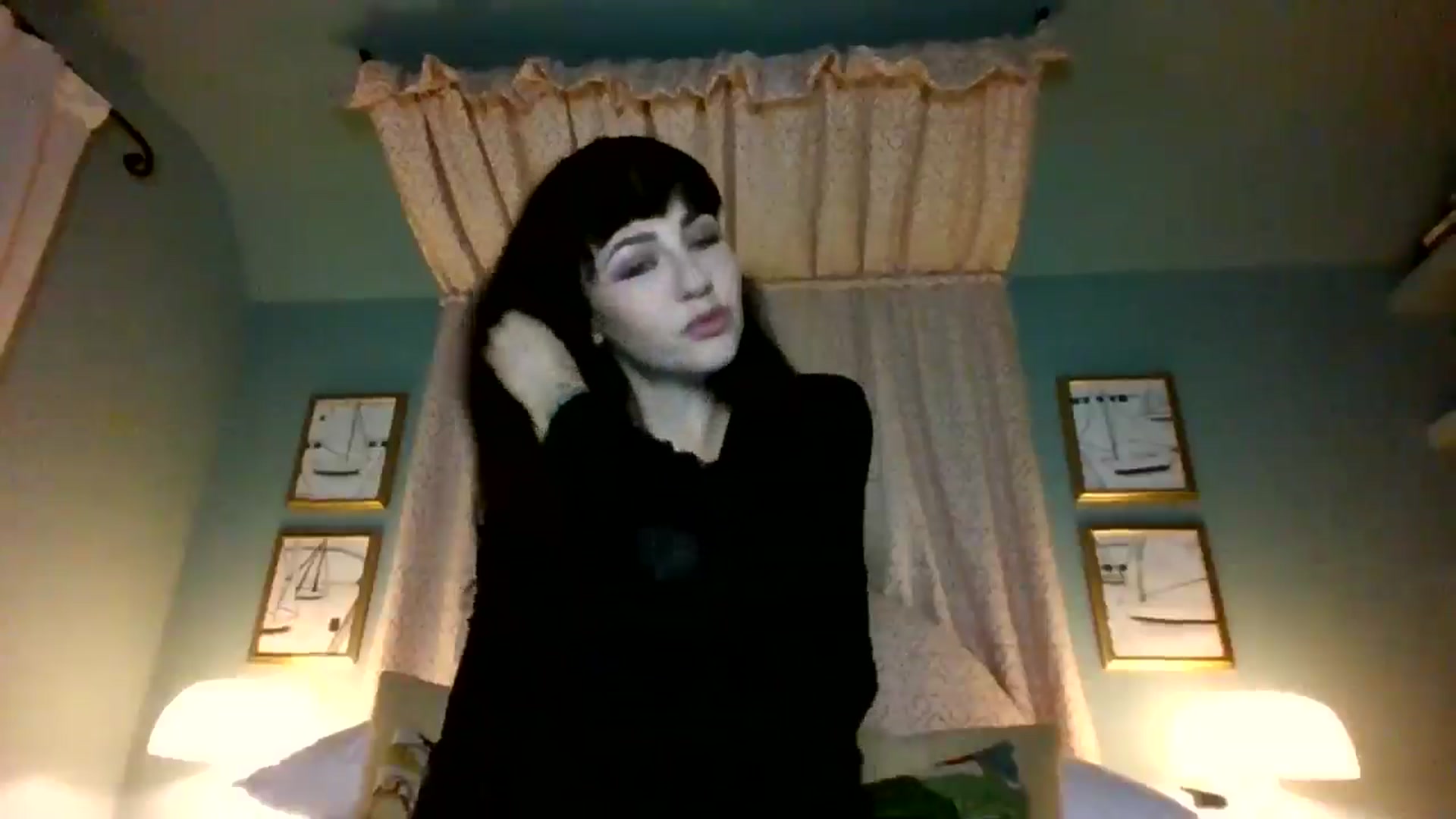 Gallery image thumbnail from MargotMills_'s myfreecams stream on, 11/06/2025, 22:27 image 13 of 20