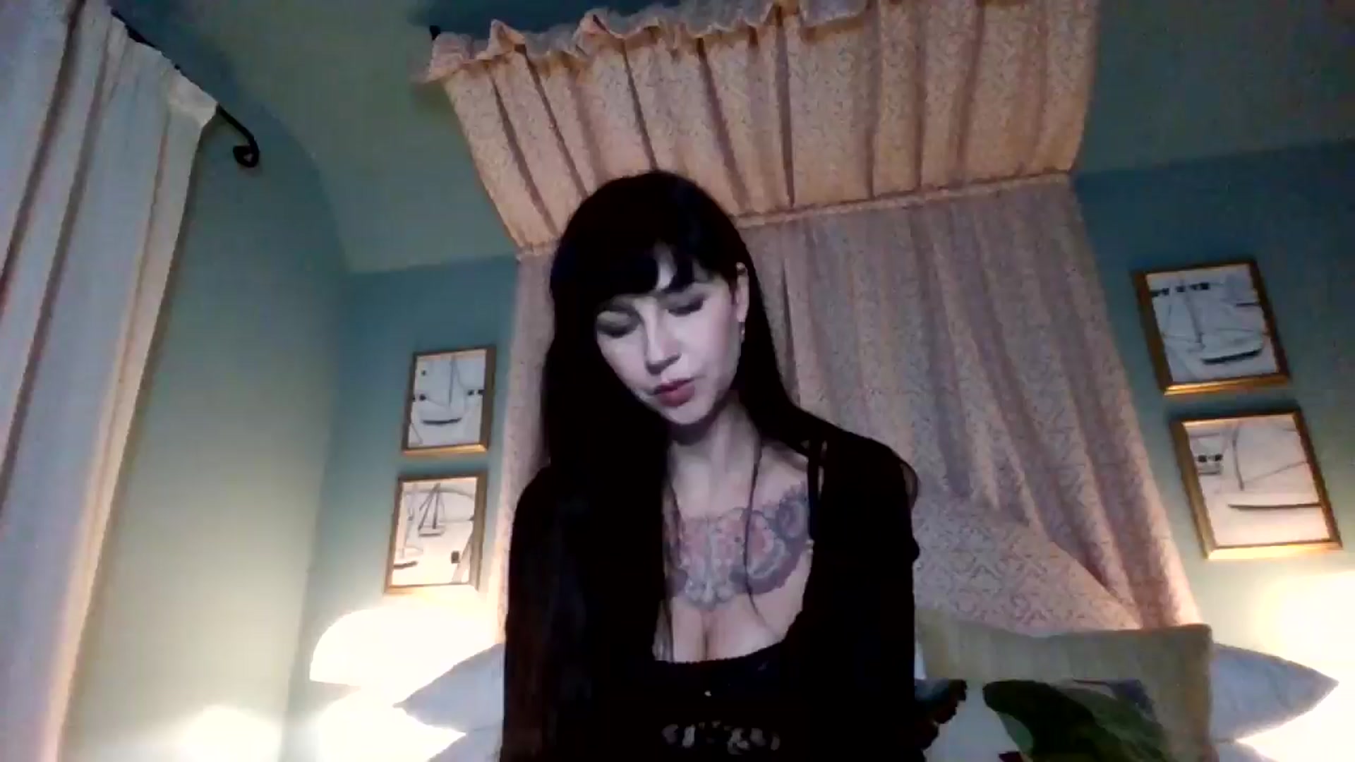 Gallery image thumbnail from MargotMills_'s myfreecams stream on, 11/09/2025, 22:15 image 10 of 20