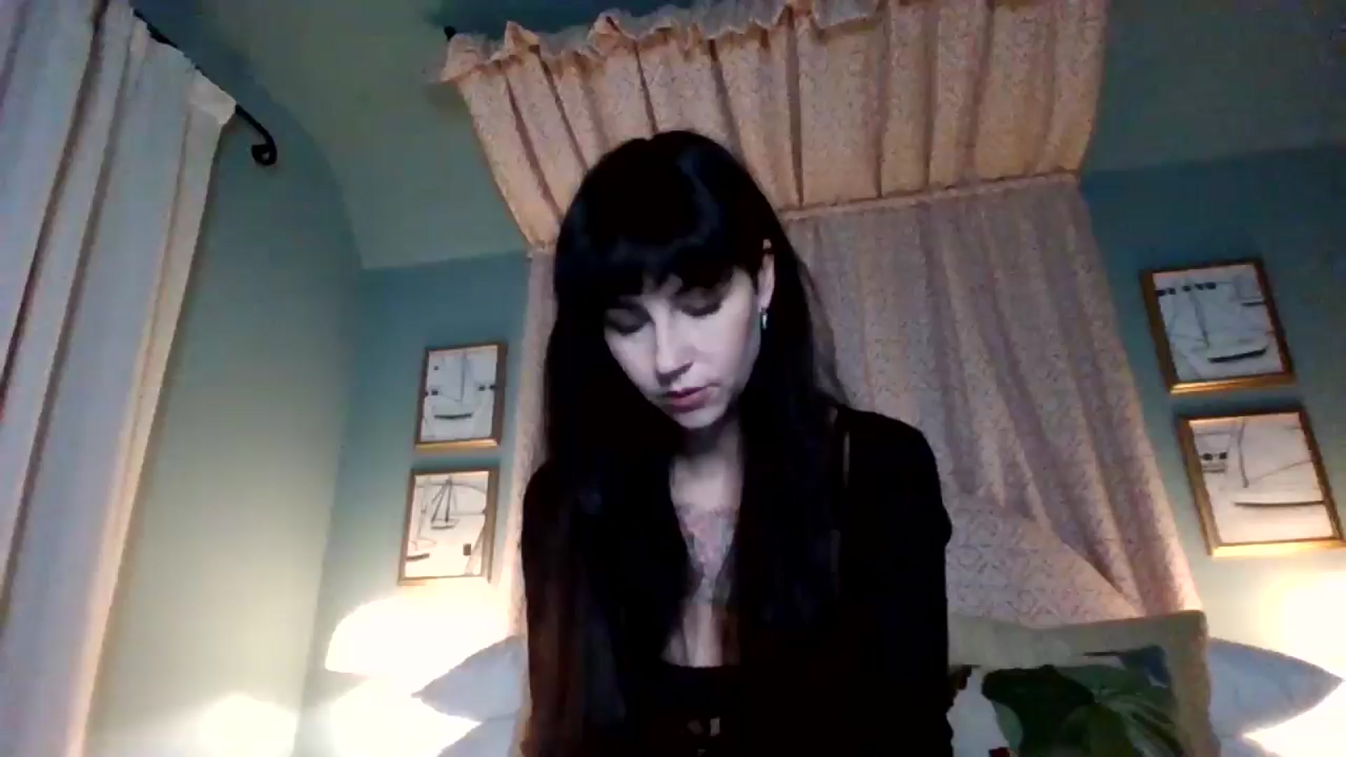 Gallery image thumbnail from MargotMills_'s myfreecams stream on, 11/09/2025, 22:15 image 1 of 20