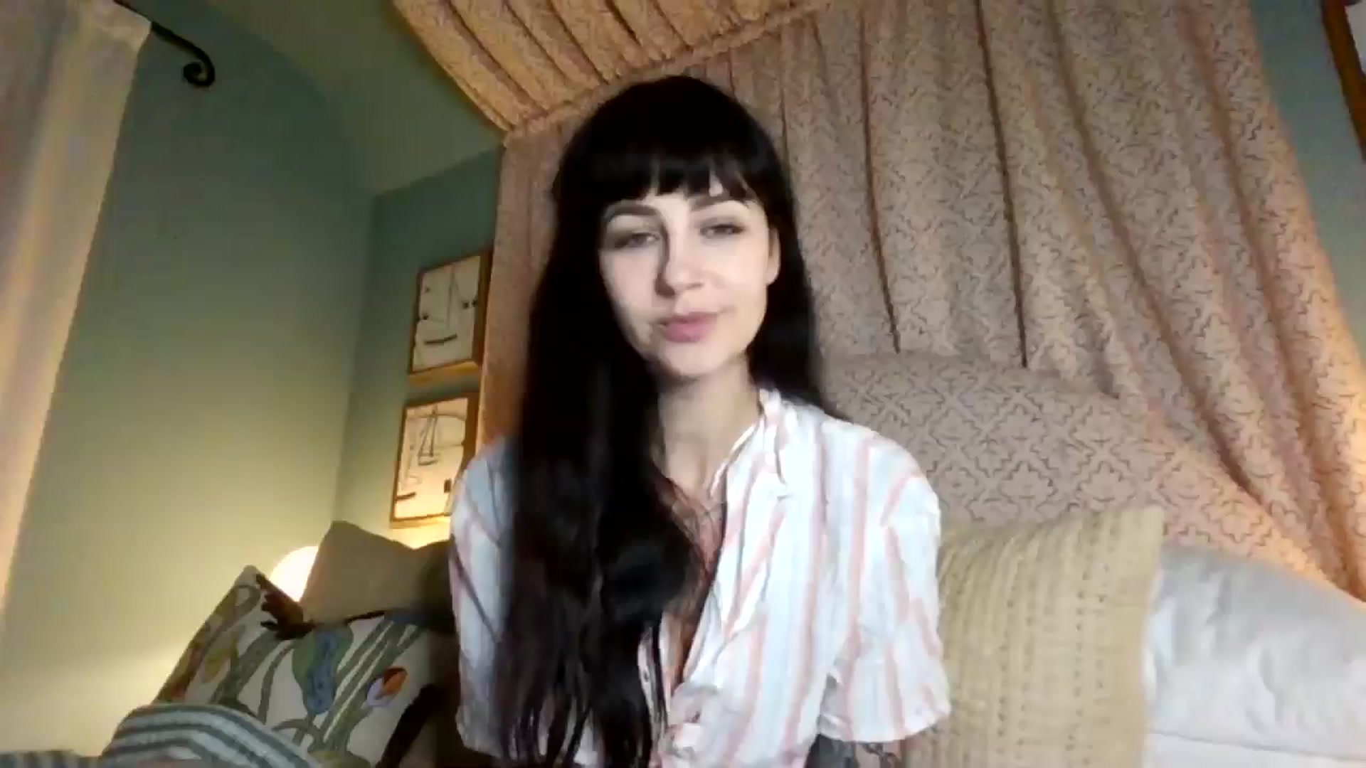 Gallery image thumbnail from MargotMills_'s myfreecams stream on, 11/14/2025, 22:18 image 14 of 20