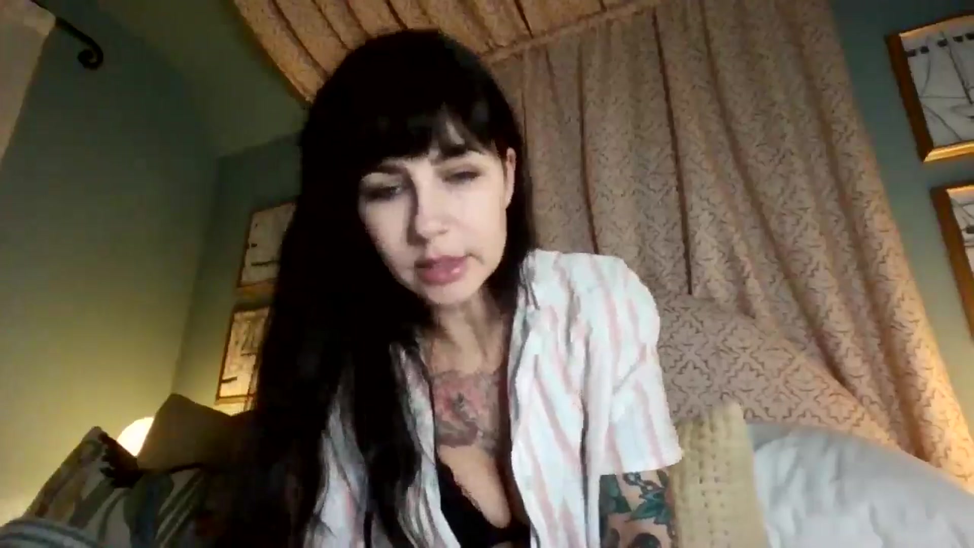Gallery image thumbnail from MargotMills_'s myfreecams stream on, 11/14/2025, 23:26 image 2 of 20
