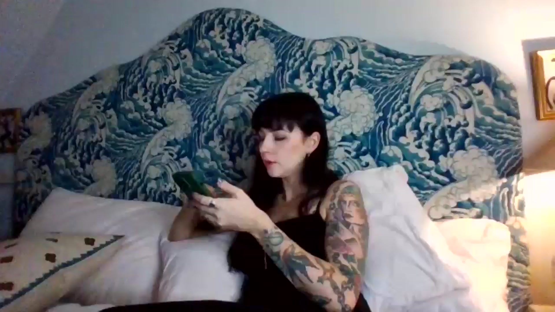 Gallery image thumbnail from MargotMills_'s myfreecams stream on, 11/21/2025, 17:01 image 1 of 20