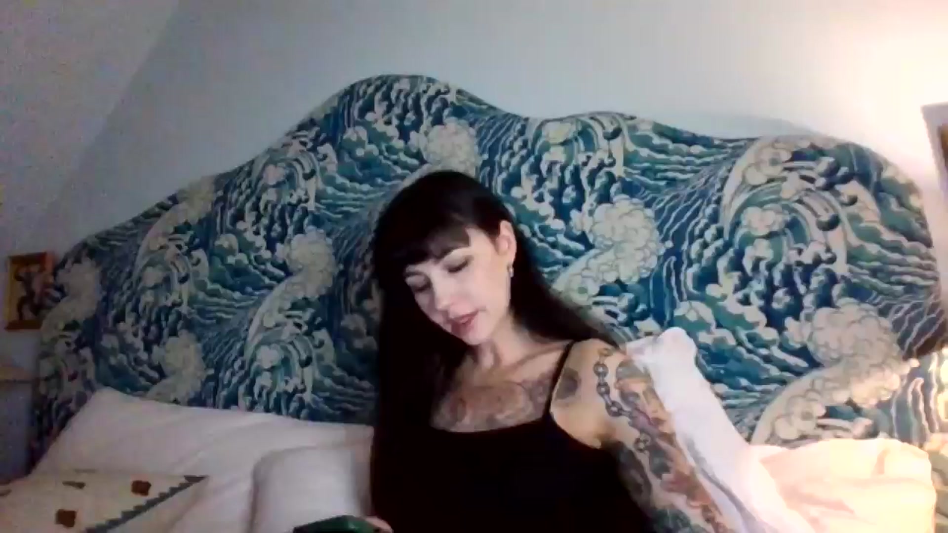 Gallery image thumbnail from MargotMills_'s myfreecams stream on, 11/21/2025, 17:20 image 1 of 20