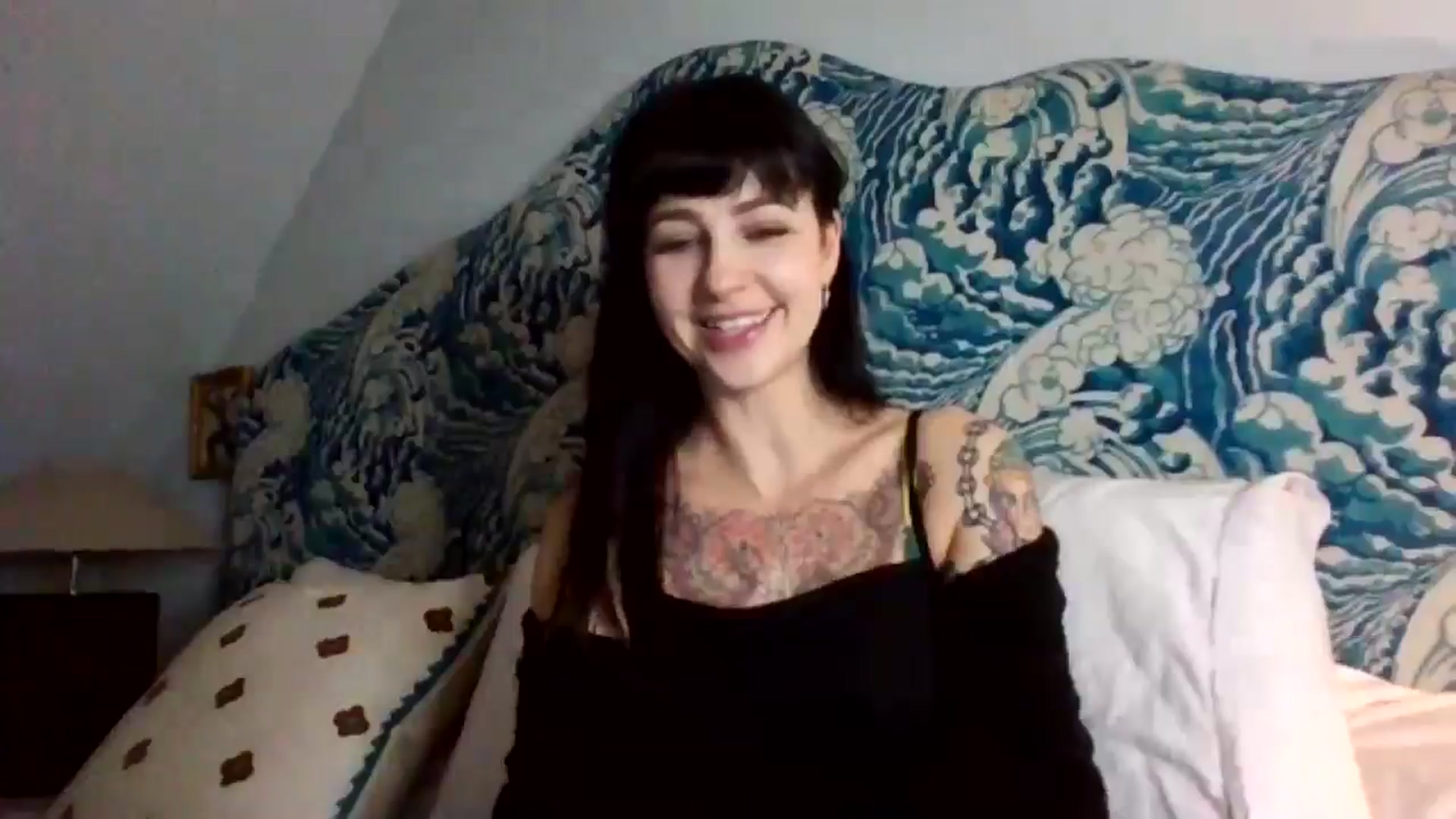 Gallery image thumbnail from MargotMills_'s myfreecams stream on, 11/21/2025, 23:07 image 13 of 20