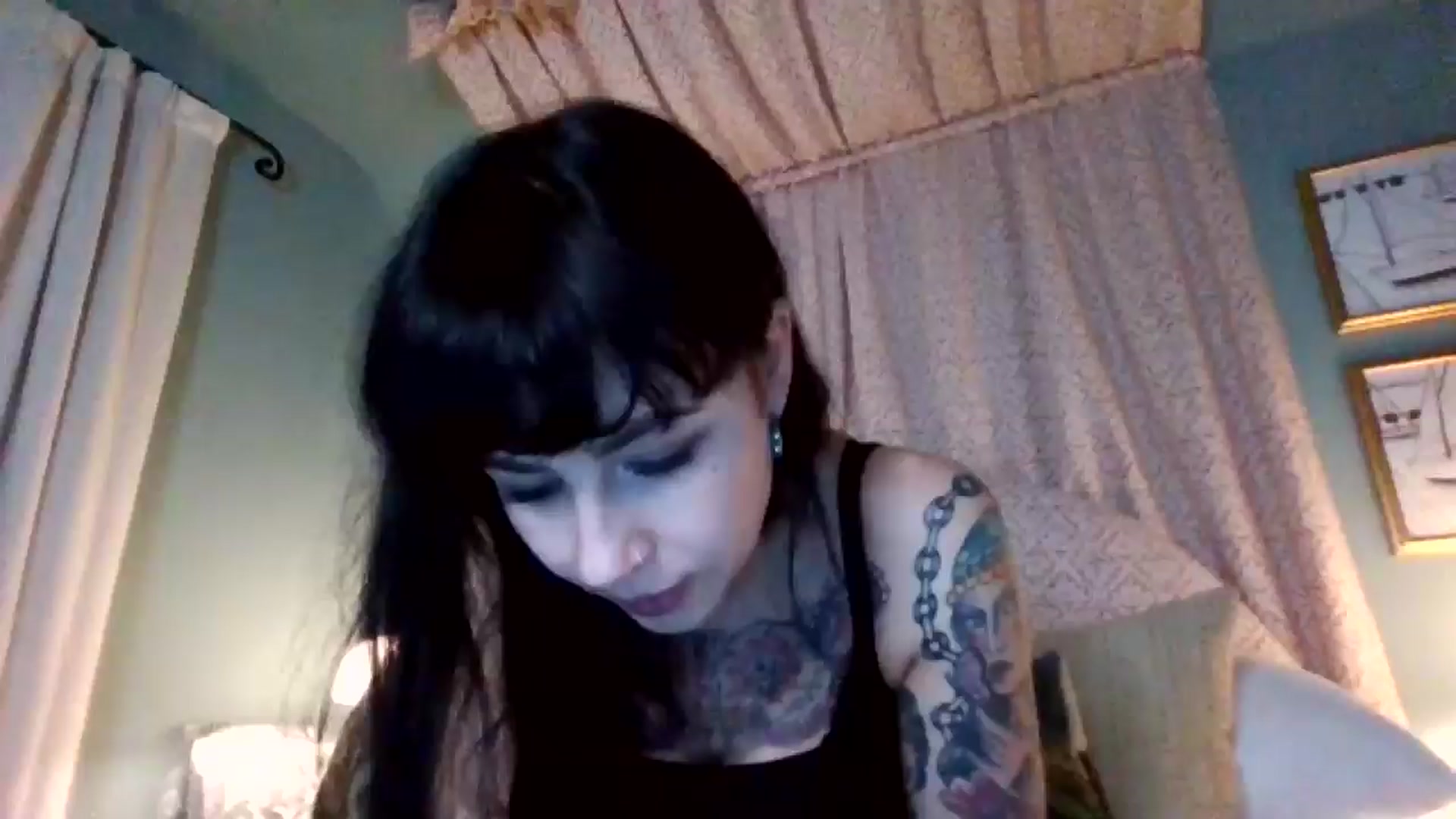 Gallery image thumbnail from MargotMills_'s myfreecams stream on, 11/22/2025, 23:29 image 1 of 20