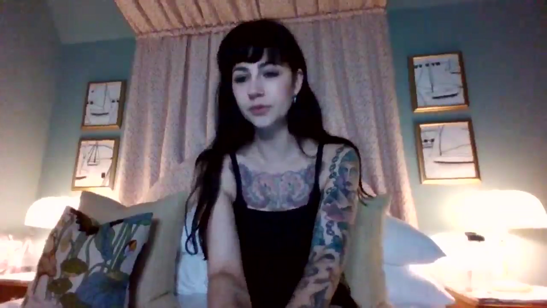 Gallery image thumbnail from MargotMills_'s myfreecams stream on, 11/23/2025, 24:22 image 6 of 20