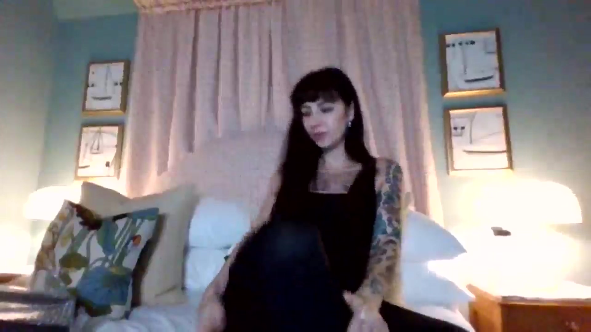 Gallery image thumbnail from MargotMills_'s myfreecams stream on, 11/23/2025, 24:22 image 18 of 20