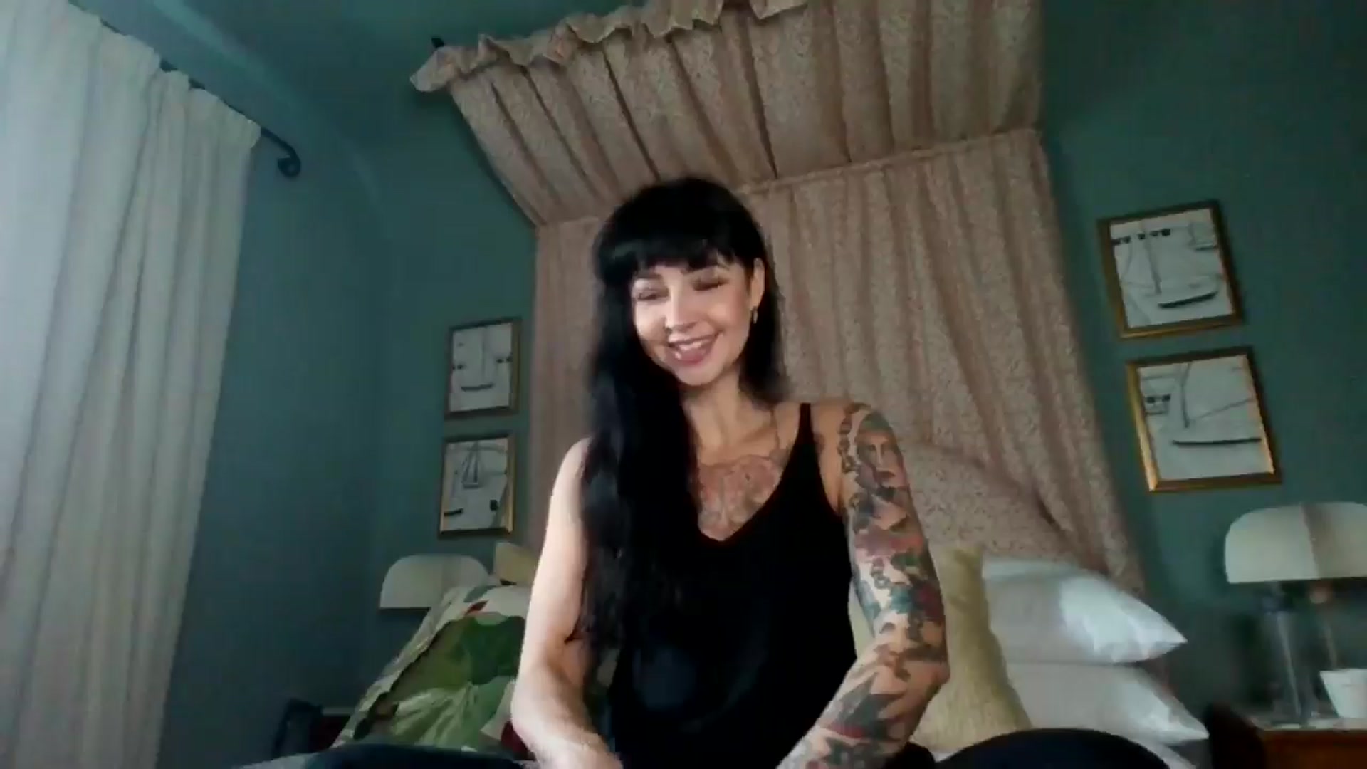 Gallery image thumbnail from MargotMills_'s myfreecams stream on, 11/23/2025, 13:20 image 17 of 20