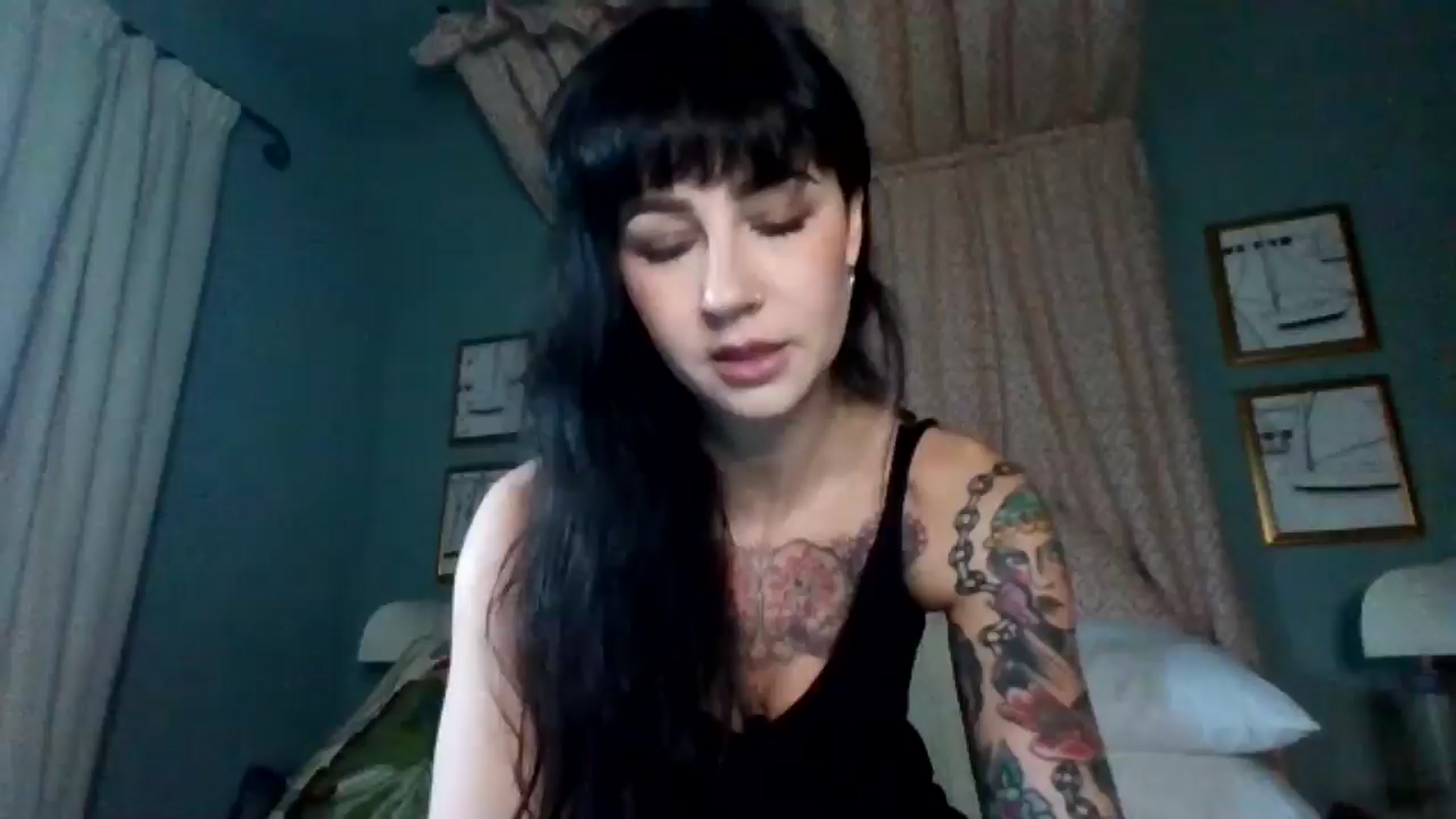 Gallery image thumbnail from MargotMills_'s myfreecams stream on, 11/23/2025, 13:20 image 10 of 20