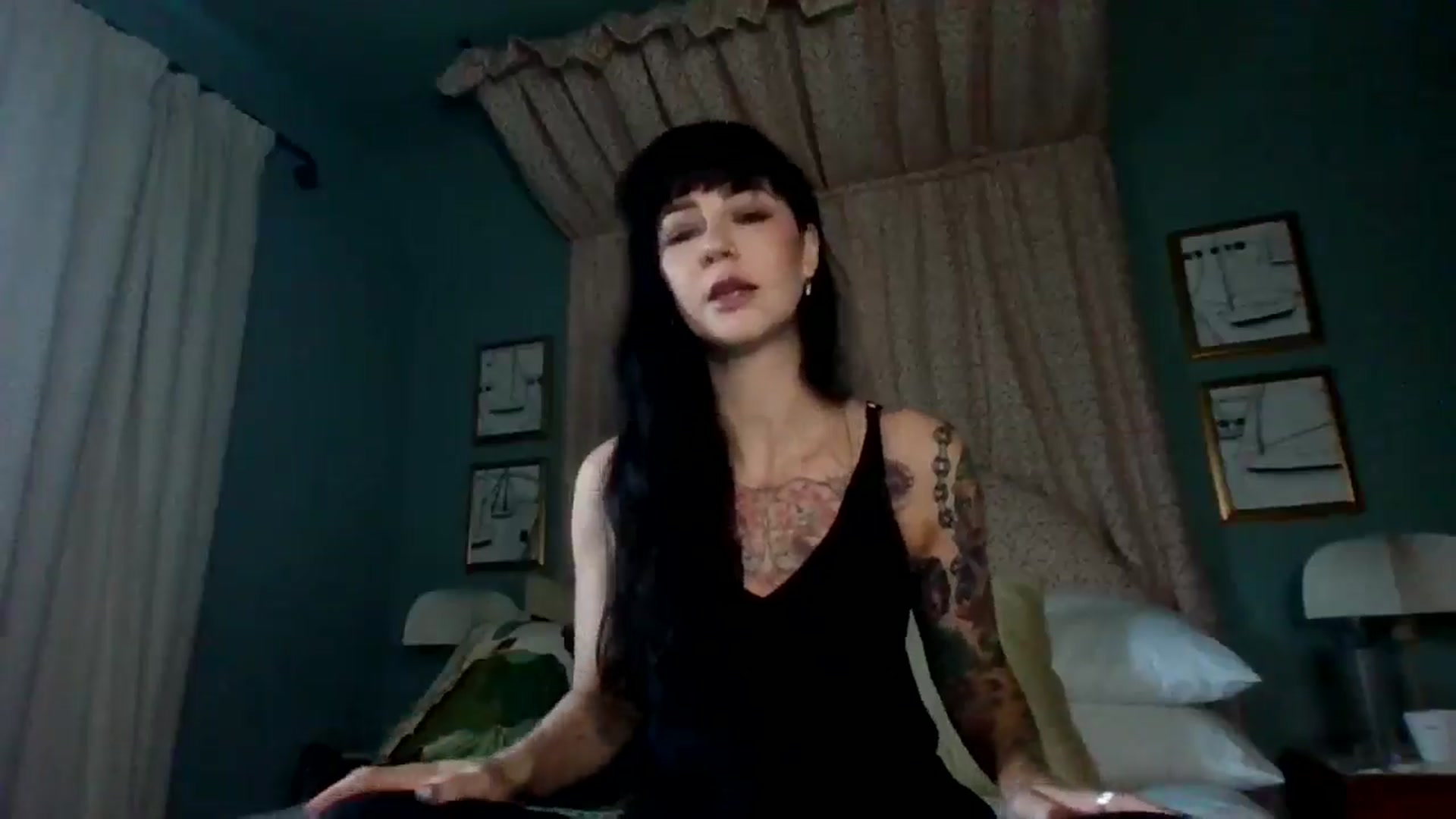 Gallery image thumbnail from MargotMills_'s myfreecams stream on, 11/23/2025, 13:20 image 18 of 20