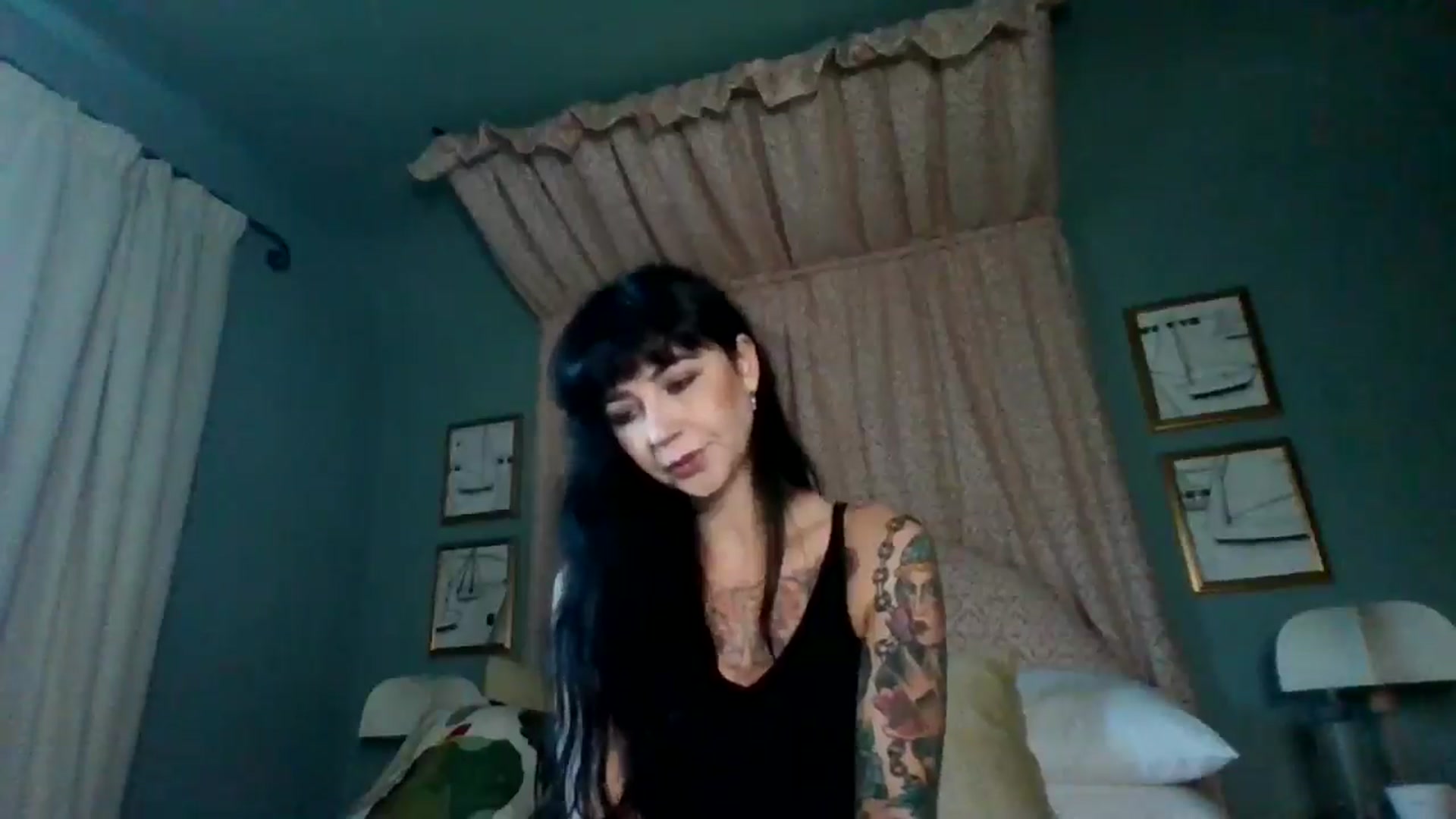 Gallery image thumbnail from MargotMills_'s myfreecams stream on, 11/23/2025, 13:41 image 15 of 20