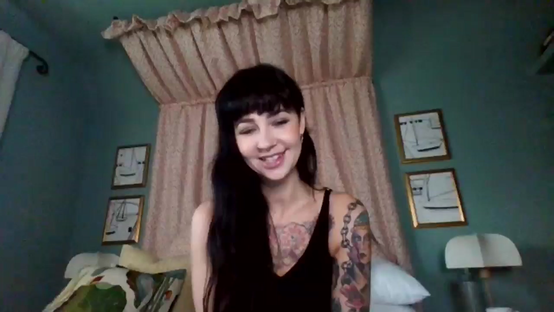 Gallery image thumbnail from MargotMills_'s myfreecams stream on, 11/23/2025, 15:01 image 17 of 20