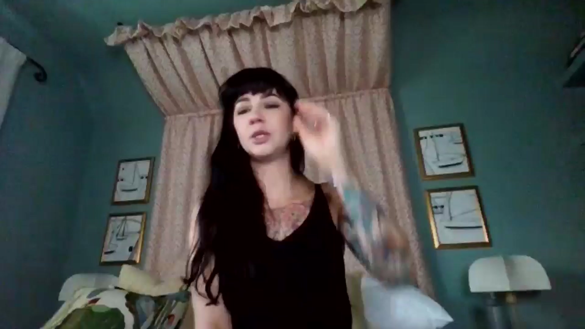 Gallery image thumbnail from MargotMills_'s myfreecams stream on, 11/23/2025, 15:01 image 6 of 20