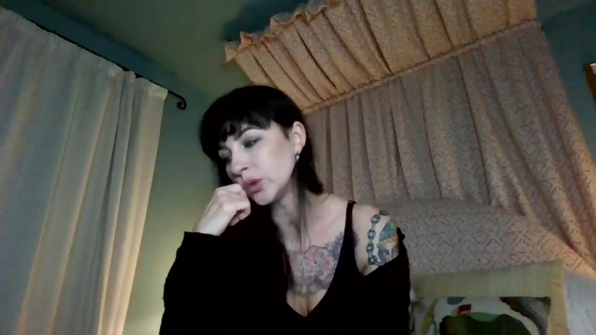 Gallery image thumbnail from MargotMills_'s myfreecams stream on, 11/23/2025, 21:34 image 6 of 20