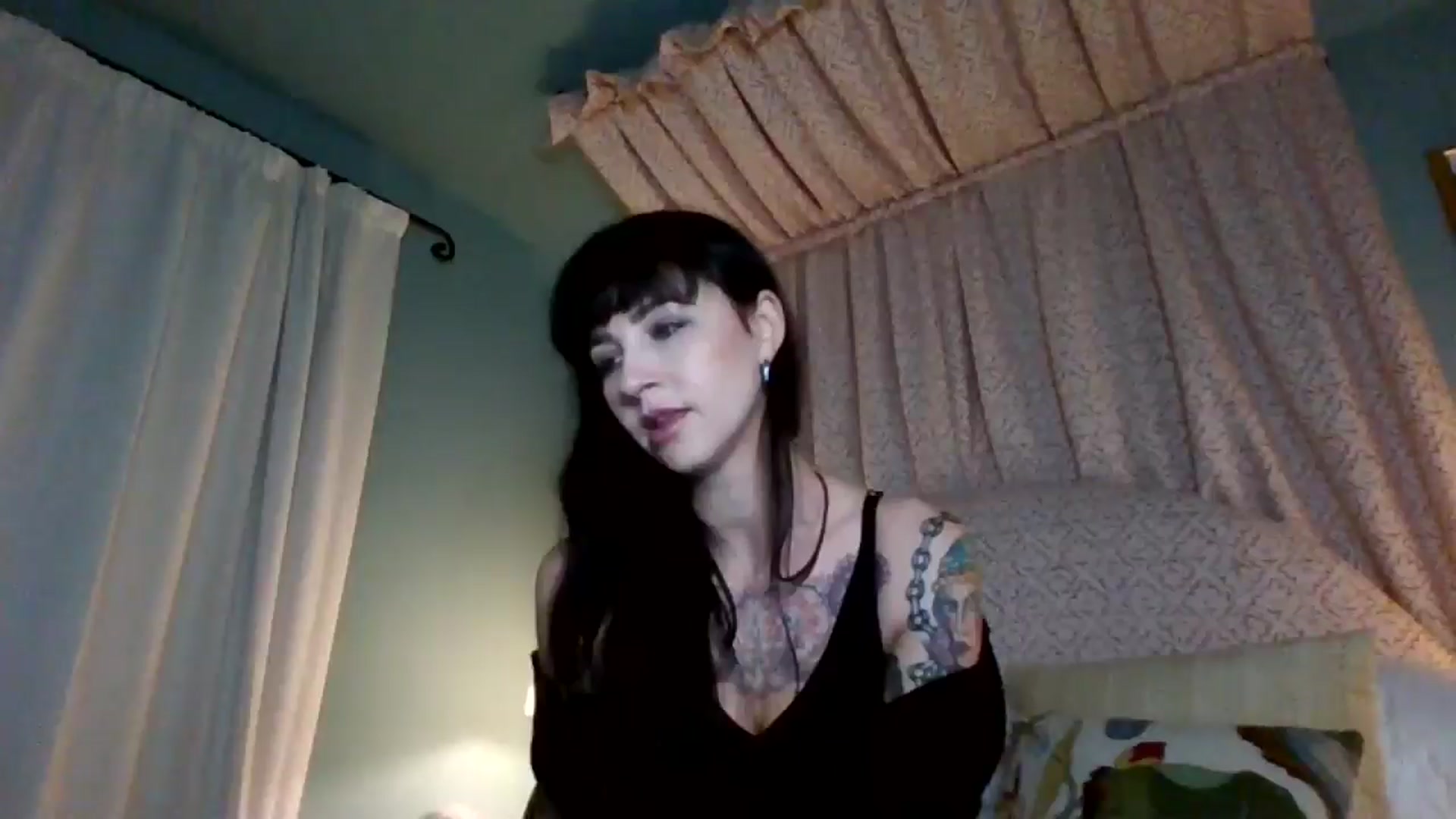 Gallery image thumbnail from MargotMills_'s myfreecams stream on, 11/23/2025, 21:34 image 2 of 20