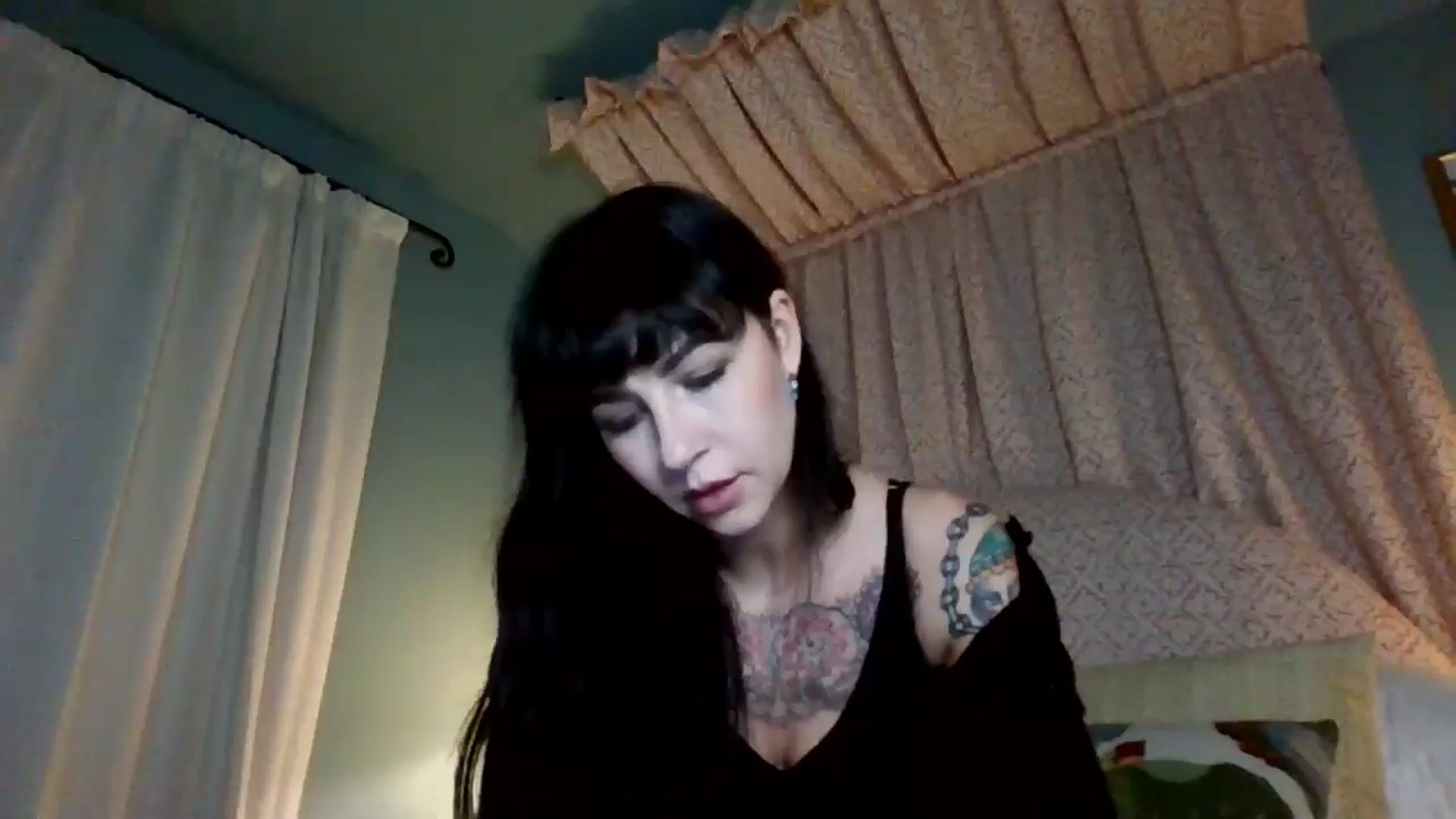 Gallery image thumbnail from MargotMills_'s myfreecams stream on, 11/23/2025, 21:34 image 13 of 20