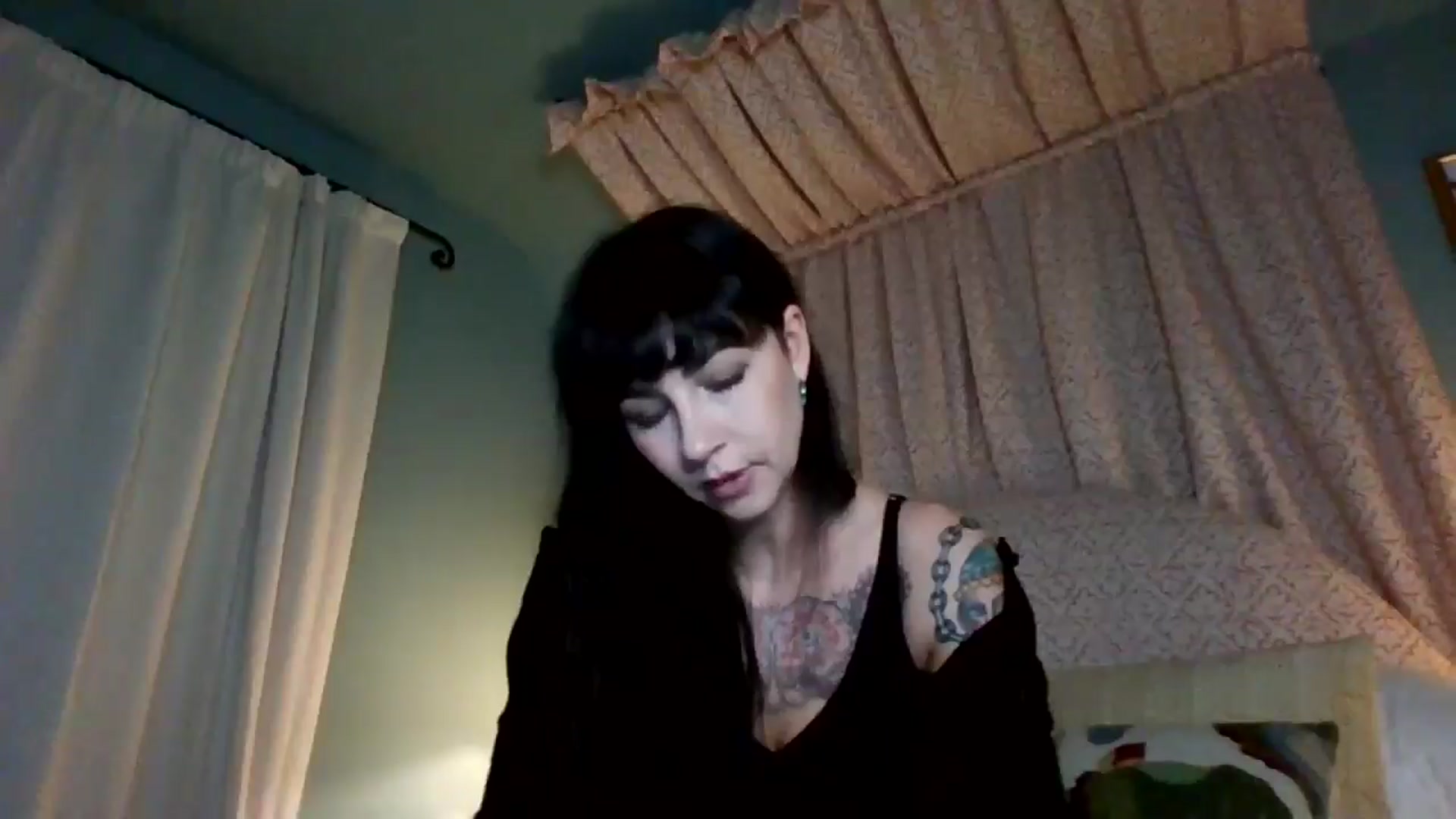 Gallery image thumbnail from MargotMills_'s myfreecams stream on, 11/23/2025, 21:34 image 11 of 20