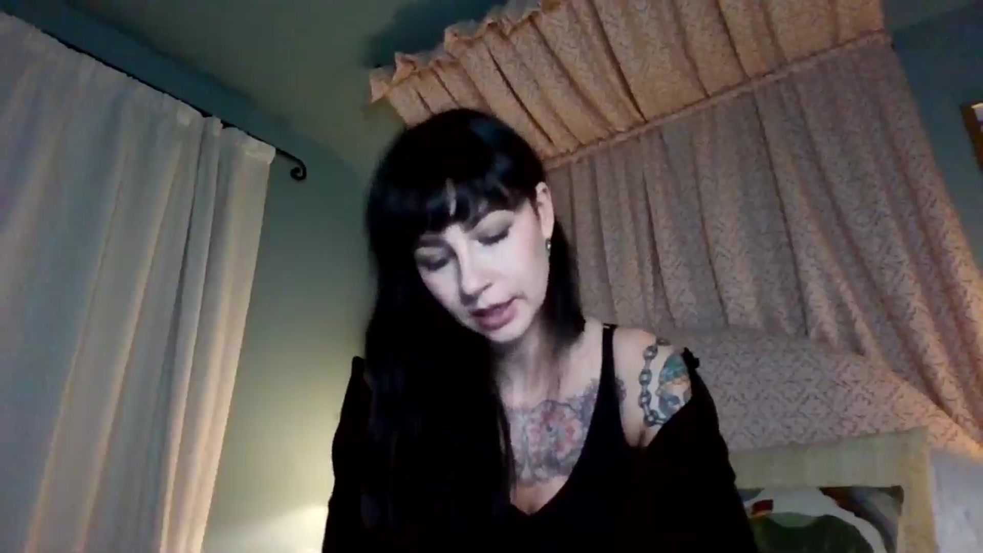 Gallery image thumbnail from MargotMills_'s myfreecams stream on, 11/23/2025, 21:34 image 12 of 20
