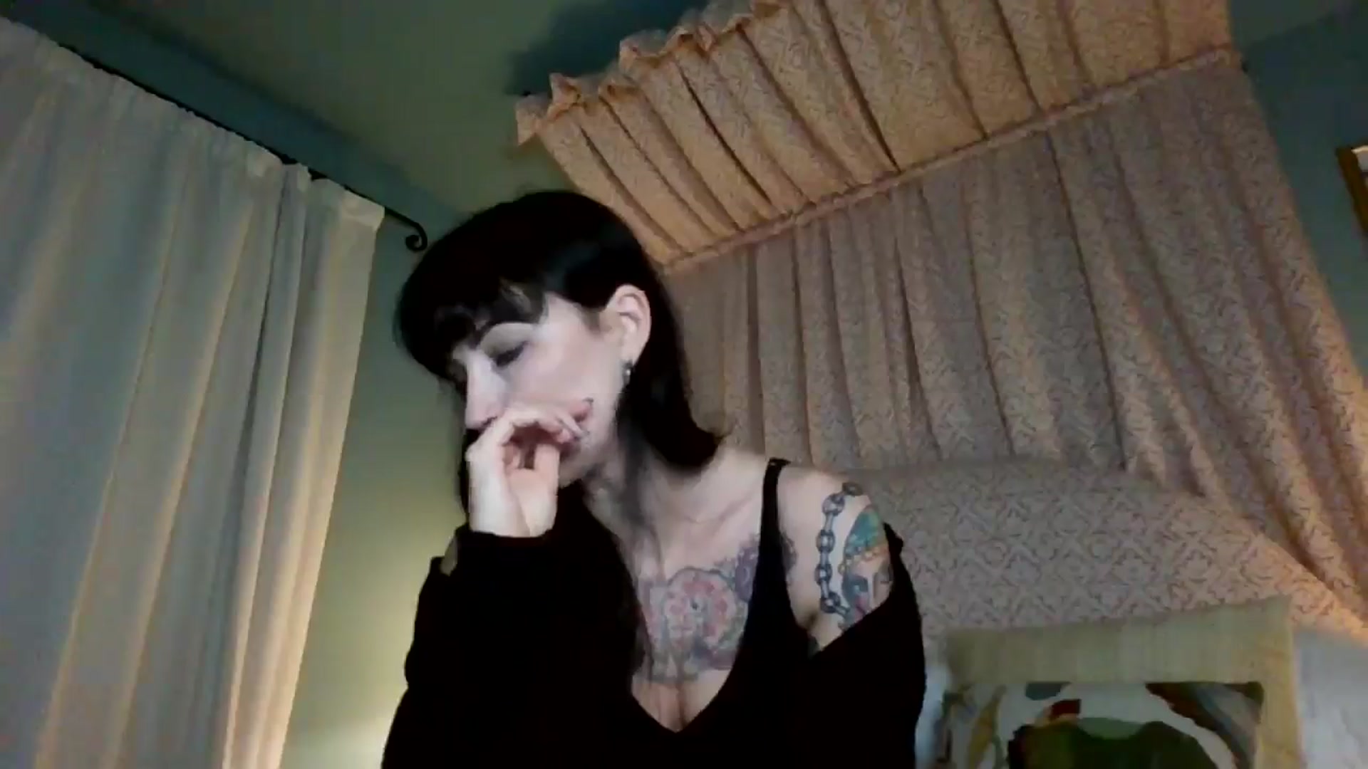 Gallery image thumbnail from MargotMills_'s myfreecams stream on, 11/23/2025, 21:34 image 9 of 20
