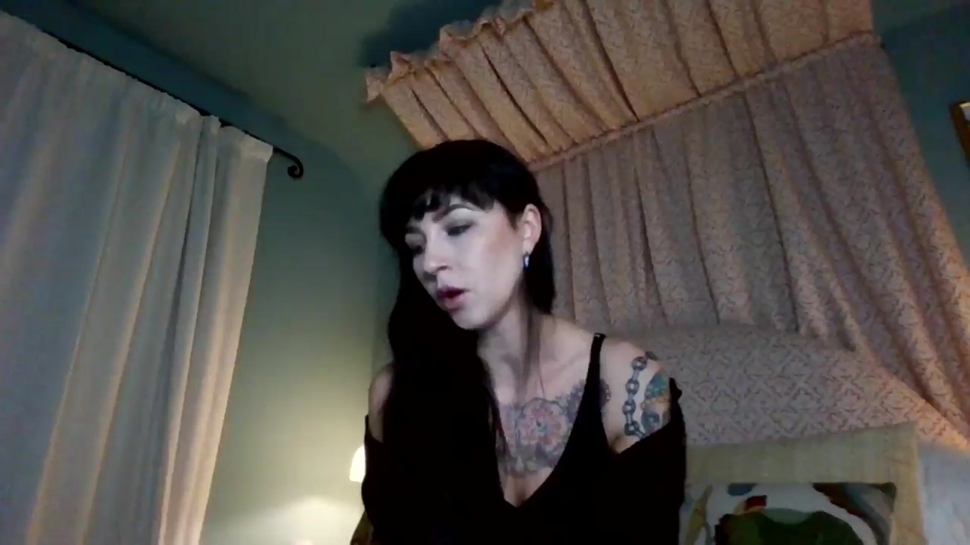Gallery image thumbnail from MargotMills_'s myfreecams stream on, 11/23/2025, 21:34 image 4 of 20