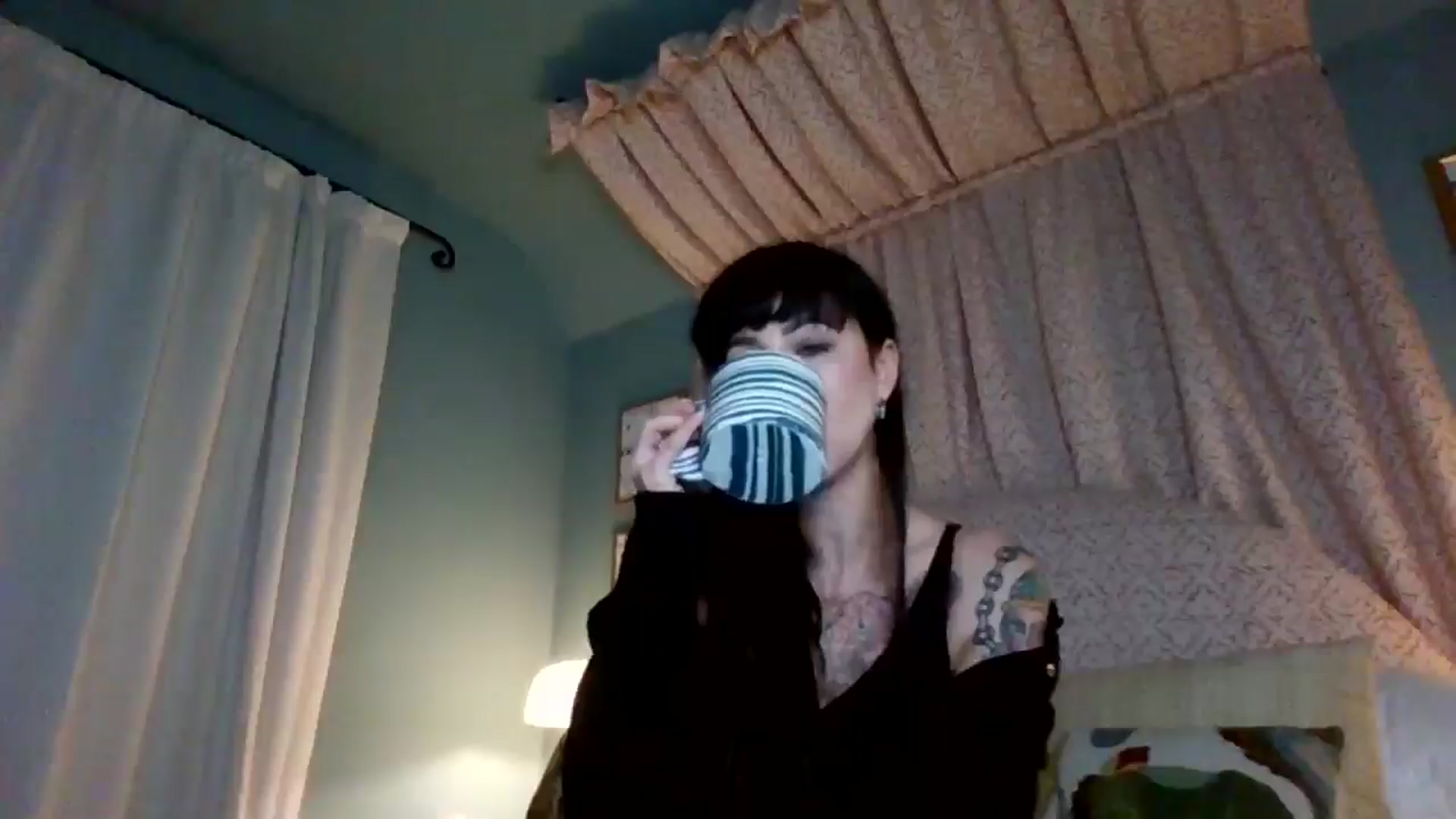 Gallery image thumbnail from MargotMills_'s myfreecams stream on, 11/23/2025, 21:34 image 3 of 20