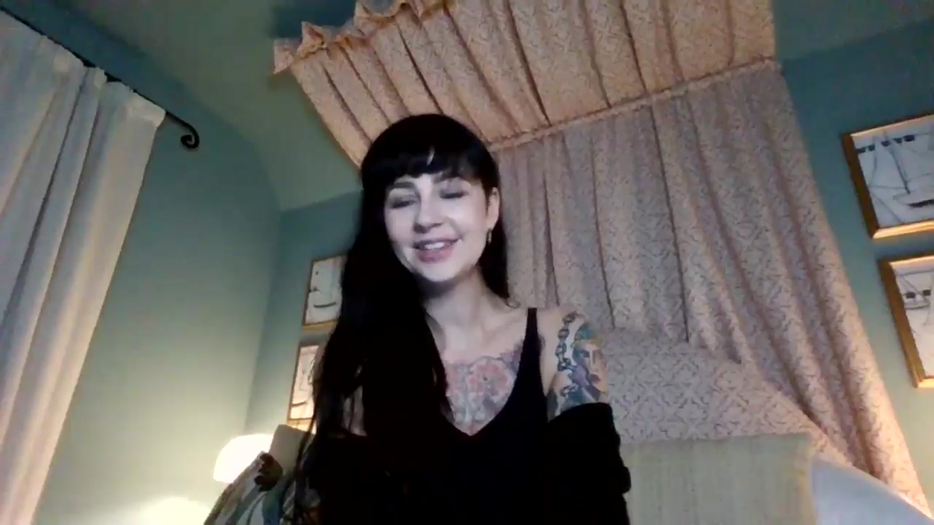 Gallery image thumbnail from MargotMills_'s myfreecams stream on, 11/23/2025, 22:22 image 17 of 20