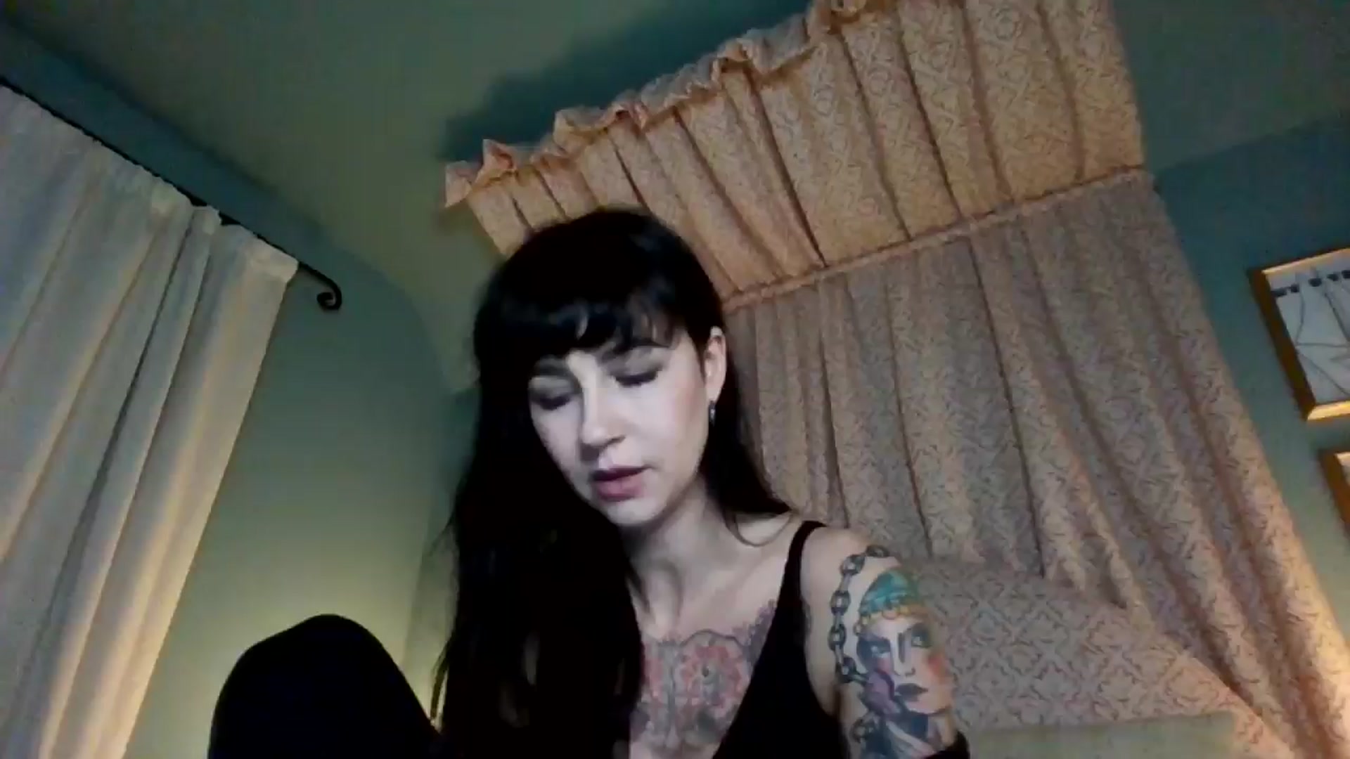 Gallery image thumbnail from MargotMills_'s myfreecams stream on, 11/23/2025, 22:22 image 18 of 20