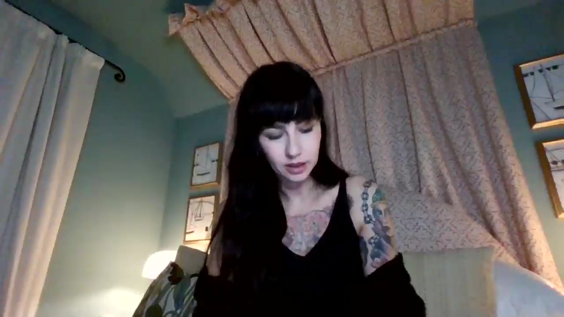 Gallery image thumbnail from MargotMills_'s myfreecams stream on, 11/23/2025, 22:22 image 15 of 20