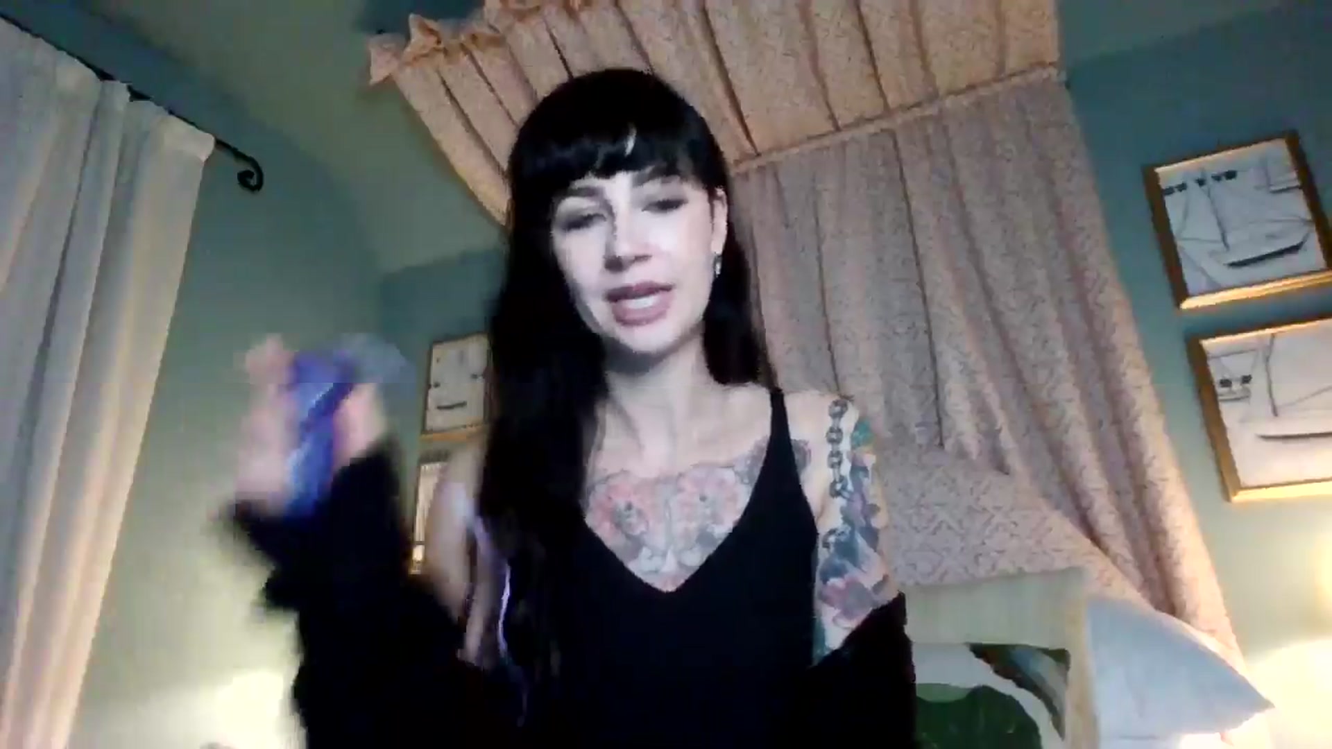 Gallery image thumbnail from MargotMills_'s myfreecams stream on, 11/23/2025, 22:22 image 7 of 20