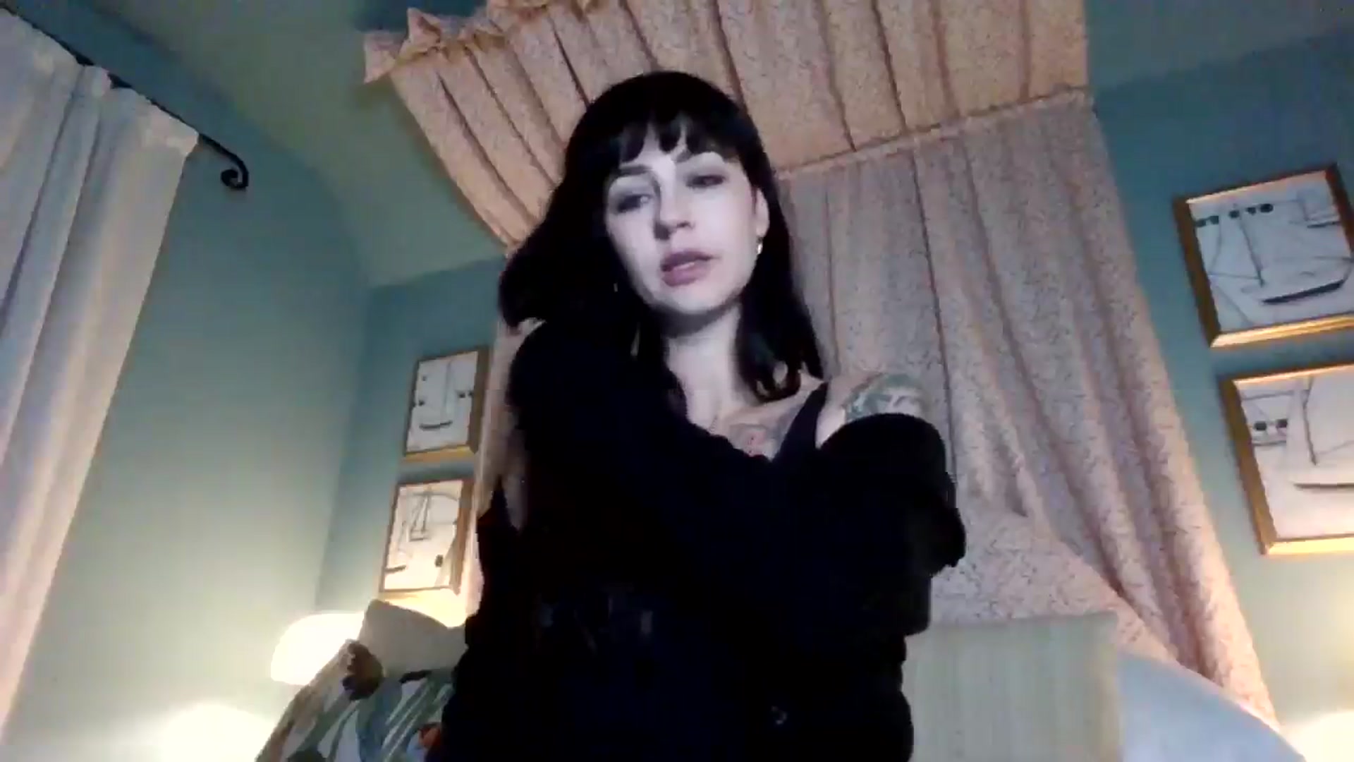 Gallery image thumbnail from MargotMills_'s myfreecams stream on, 11/23/2025, 22:46 image 9 of 20