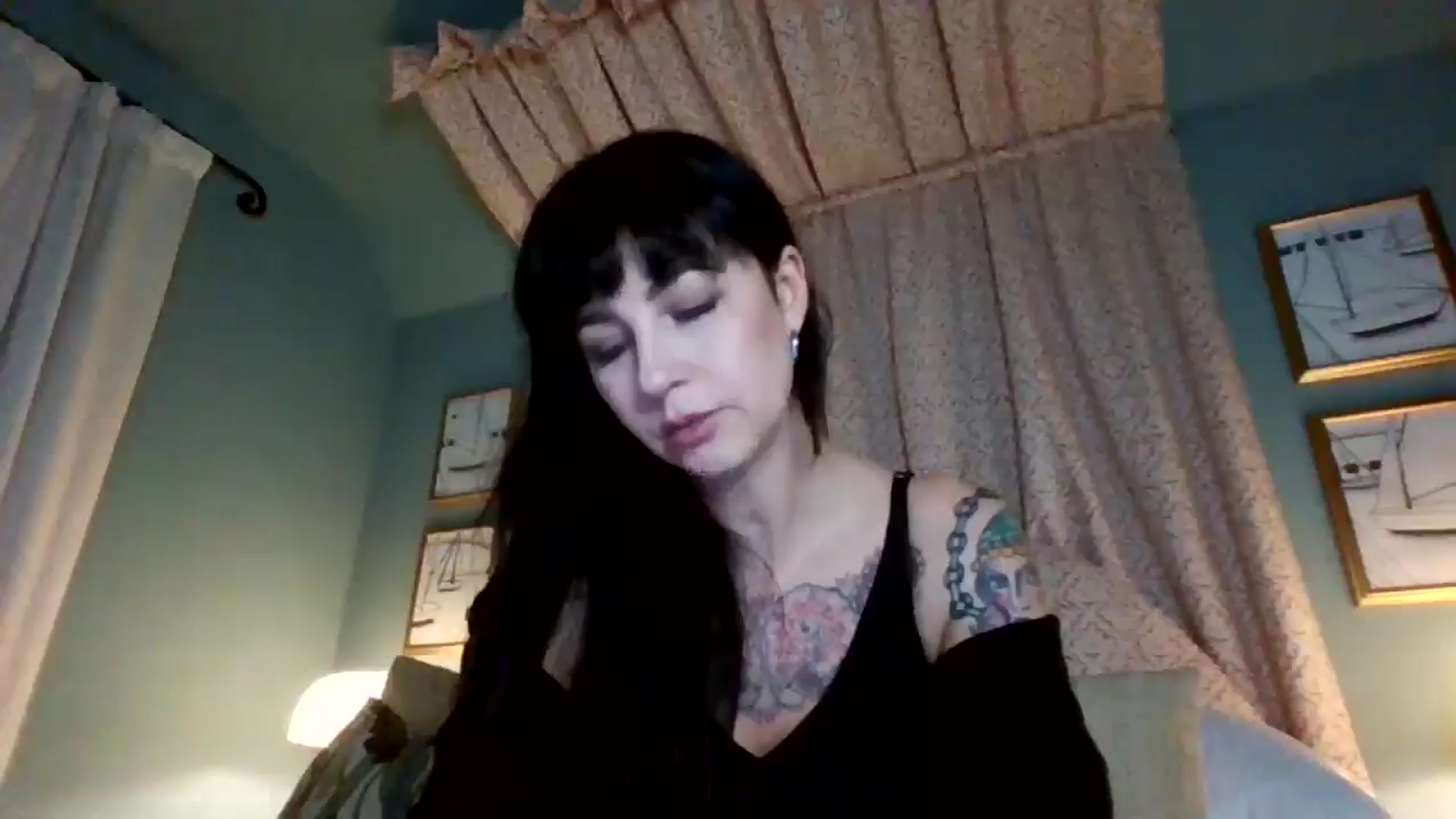 Gallery image thumbnail from MargotMills_'s myfreecams stream on, 11/23/2025, 22:46 image 13 of 20