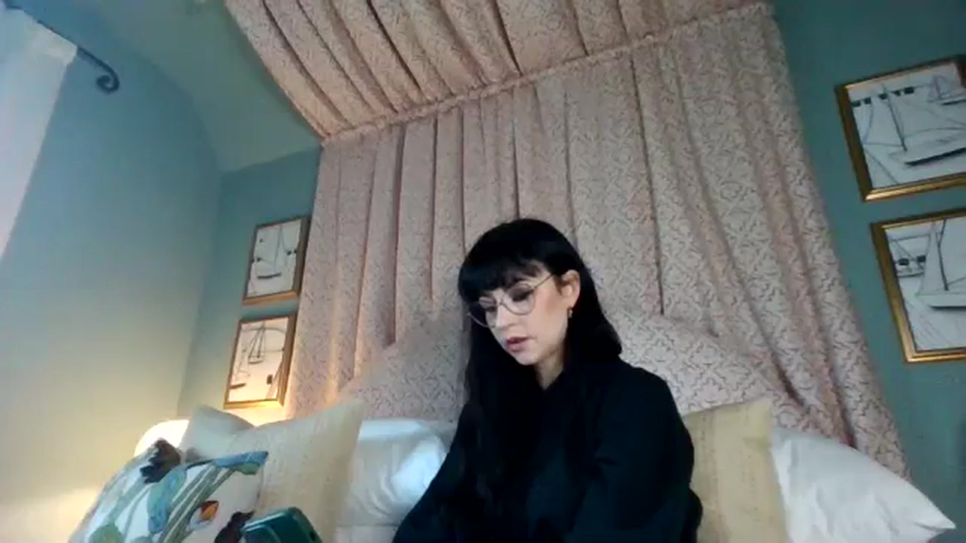Gallery image thumbnail from MargotMills_'s myfreecams stream on, 11/24/2025, 11:25 image 7 of 20