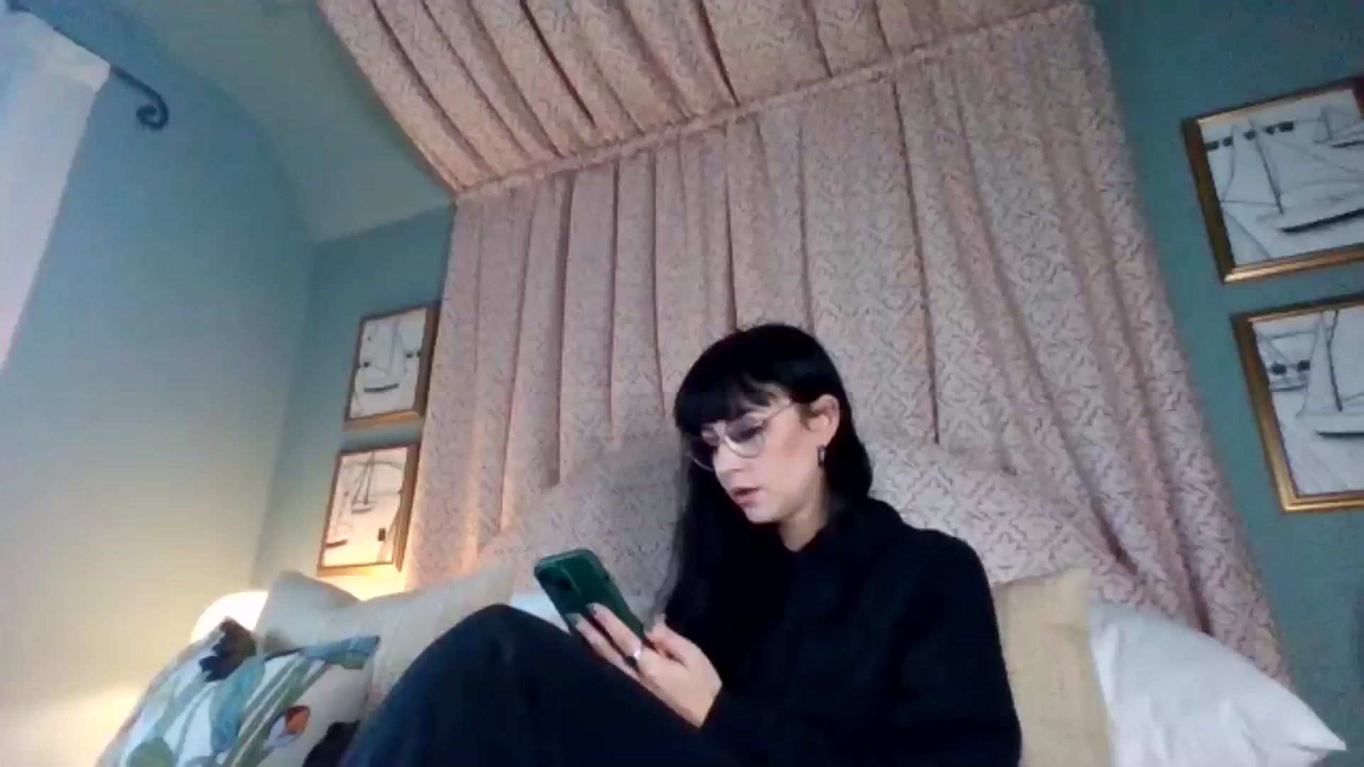 Gallery image thumbnail from MargotMills_'s myfreecams stream on, 11/24/2025, 11:25 image 2 of 20