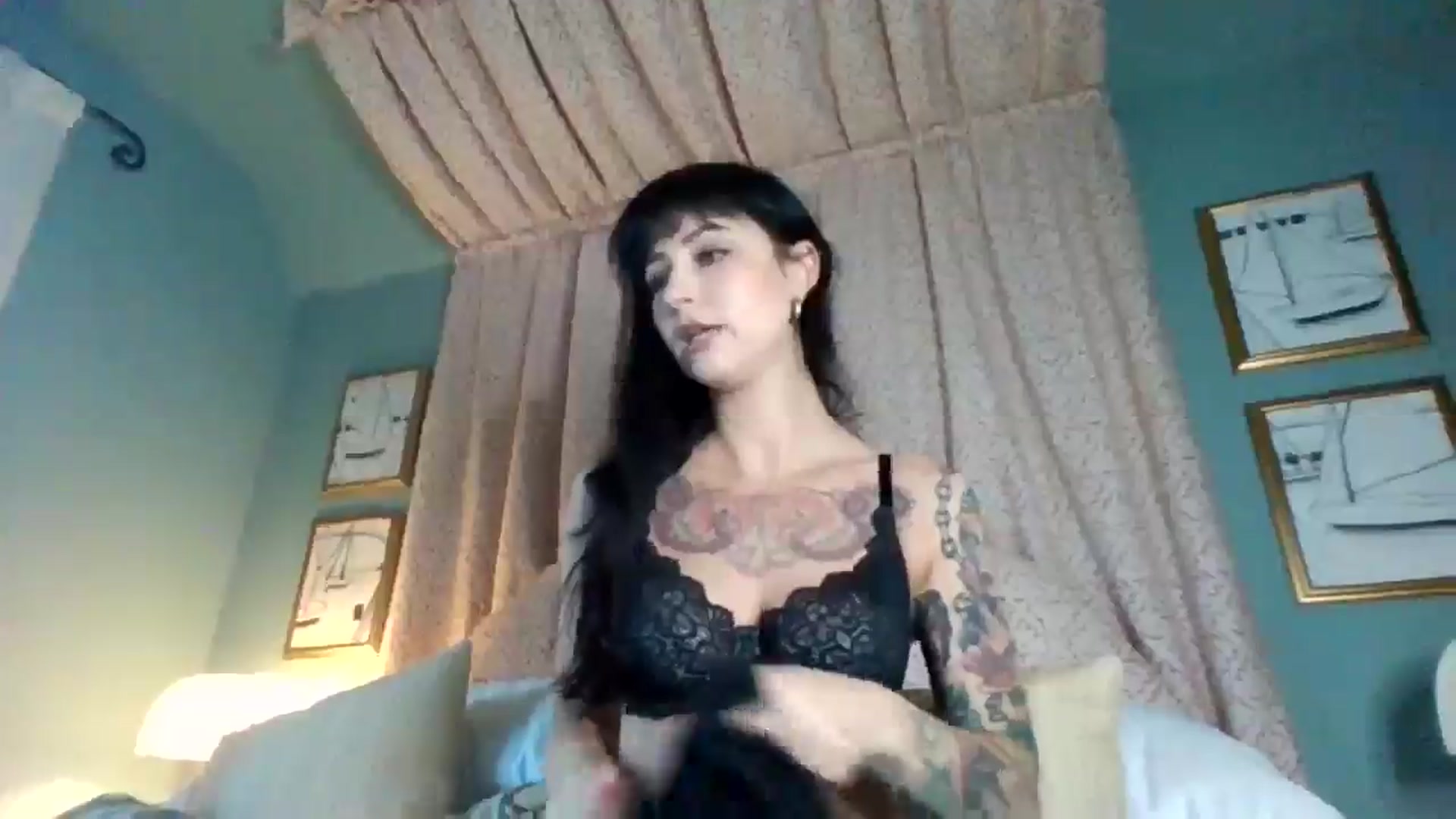 Gallery image thumbnail from MargotMills_'s myfreecams stream on, 11/24/2025, 12:38 image 11 of 20