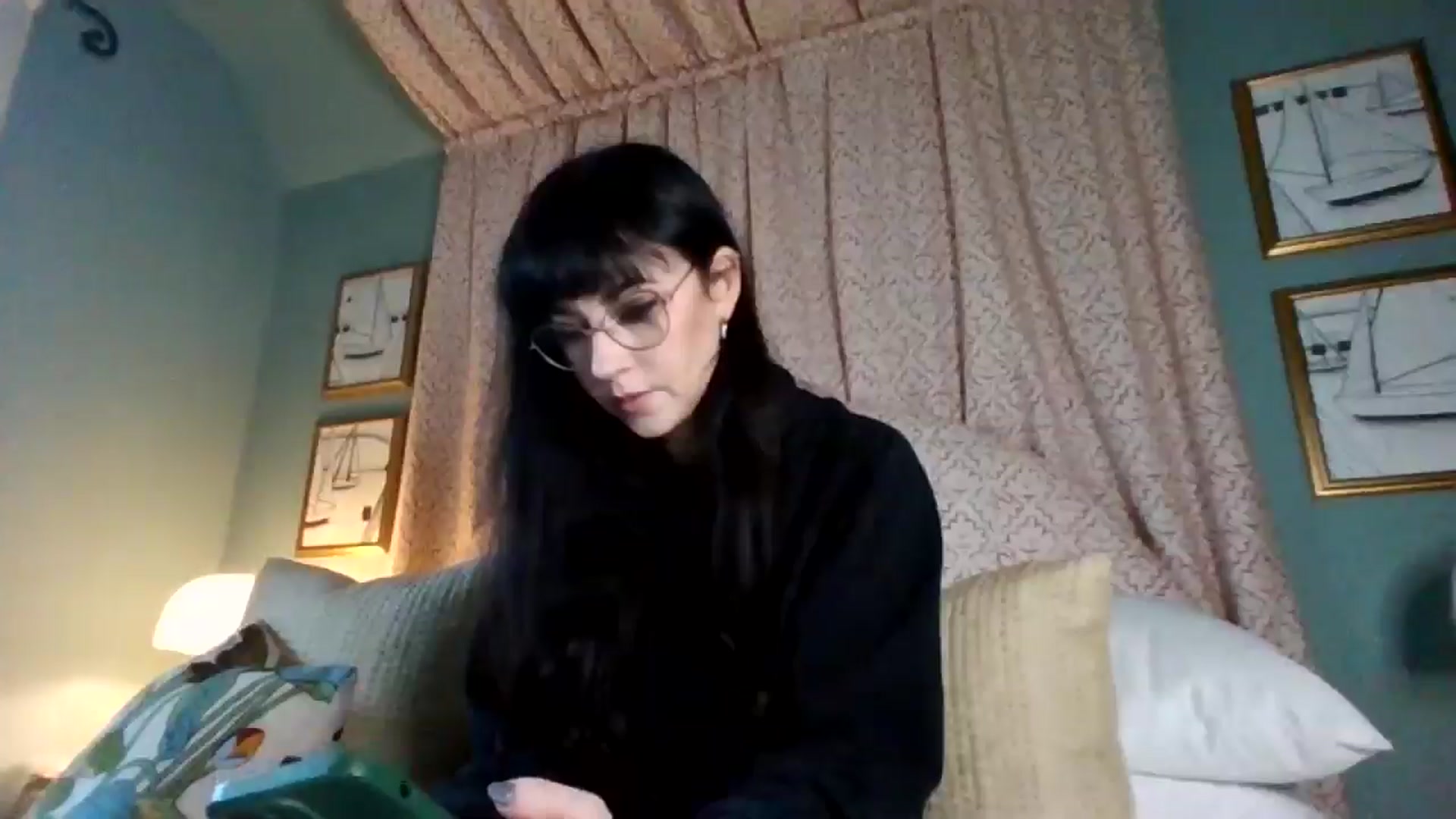 Gallery image thumbnail from MargotMills_'s myfreecams stream on, 11/24/2025, 12:38 image 9 of 20