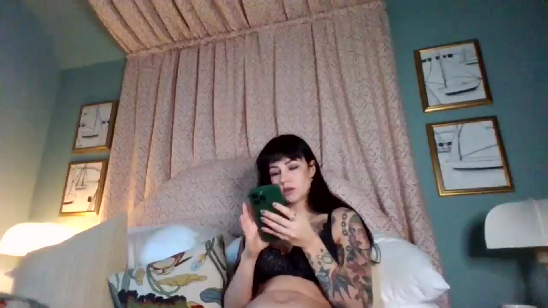 Gallery image thumbnail from MargotMills_'s myfreecams stream on, 11/24/2025, 13:04 image 9 of 20