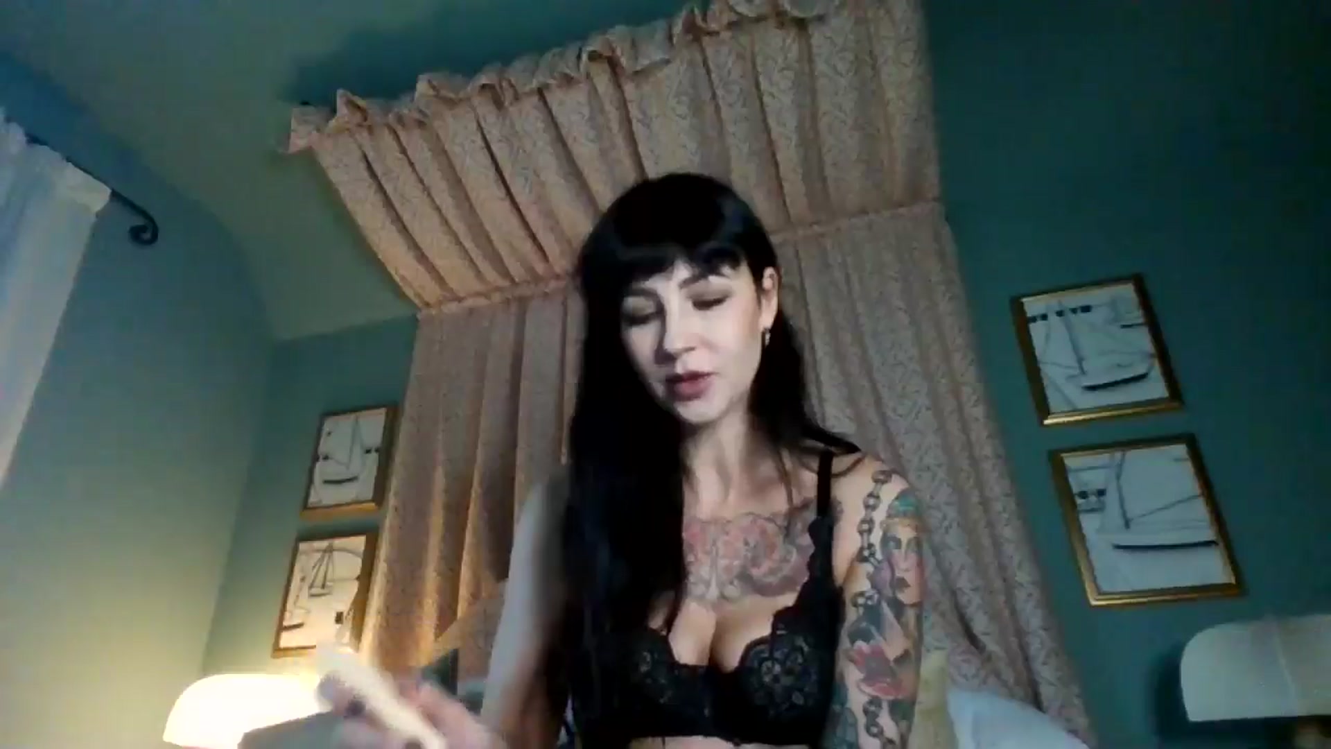 Gallery image thumbnail from MargotMills_'s myfreecams stream on, 11/24/2025, 14:11 image 12 of 20