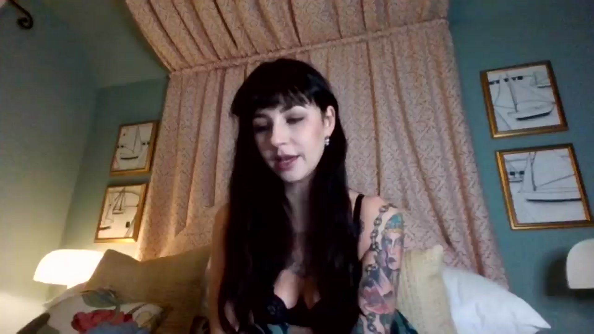 Gallery image thumbnail from MargotMills_'s myfreecams stream on, 11/24/2025, 18:00 image 1 of 20