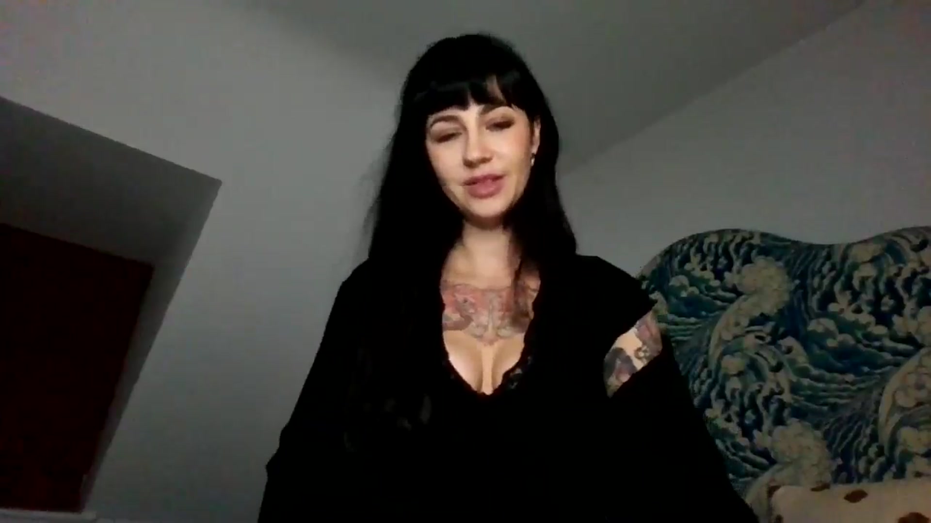 Gallery image thumbnail from MargotMills_'s myfreecams stream on, 12/15/2025, 24:37 image 18 of 20