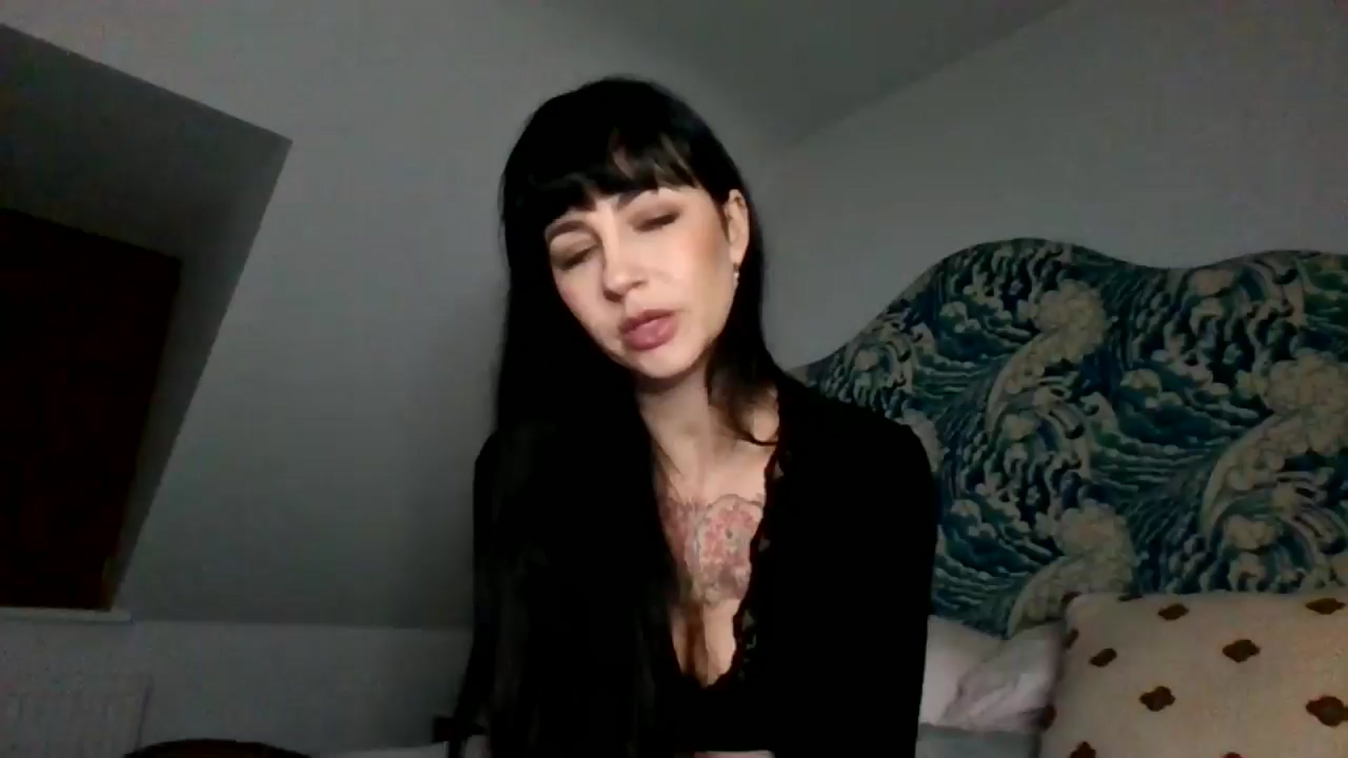 Gallery image thumbnail from MargotMills_'s myfreecams stream on, 12/15/2025, 24:37 image 1 of 20