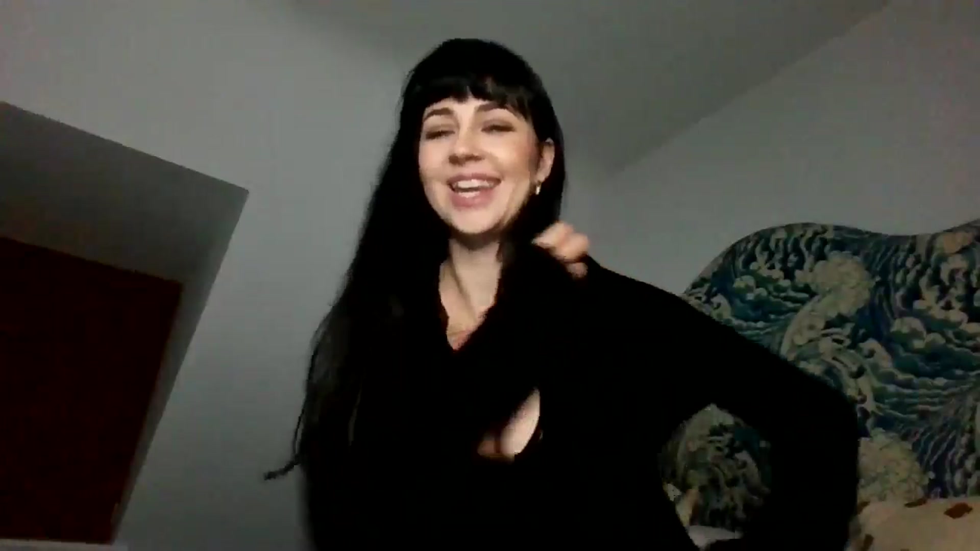 Gallery image thumbnail from MargotMills_'s myfreecams stream on, 12/15/2025, 24:37 image 15 of 20