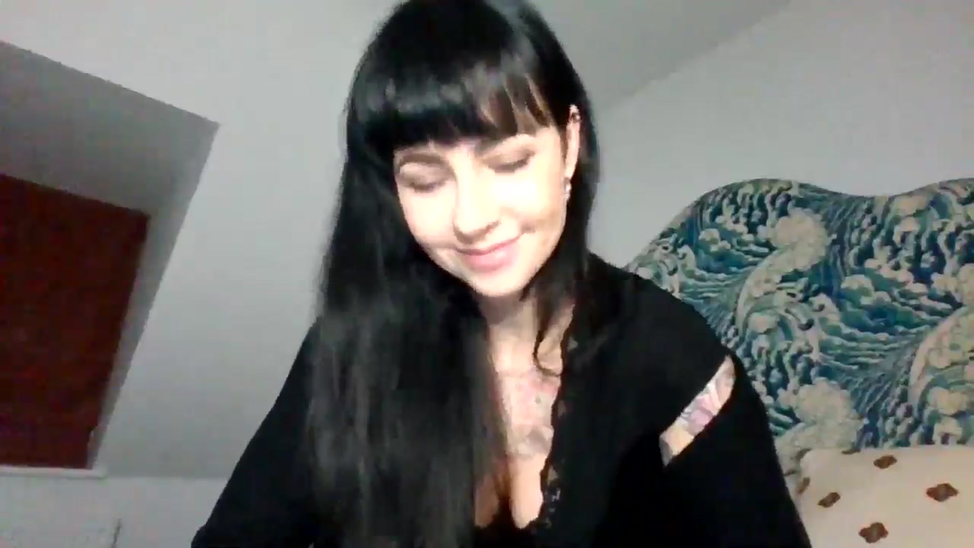 Gallery image thumbnail from MargotMills_'s myfreecams stream on, 12/15/2025, 24:37 image 8 of 20