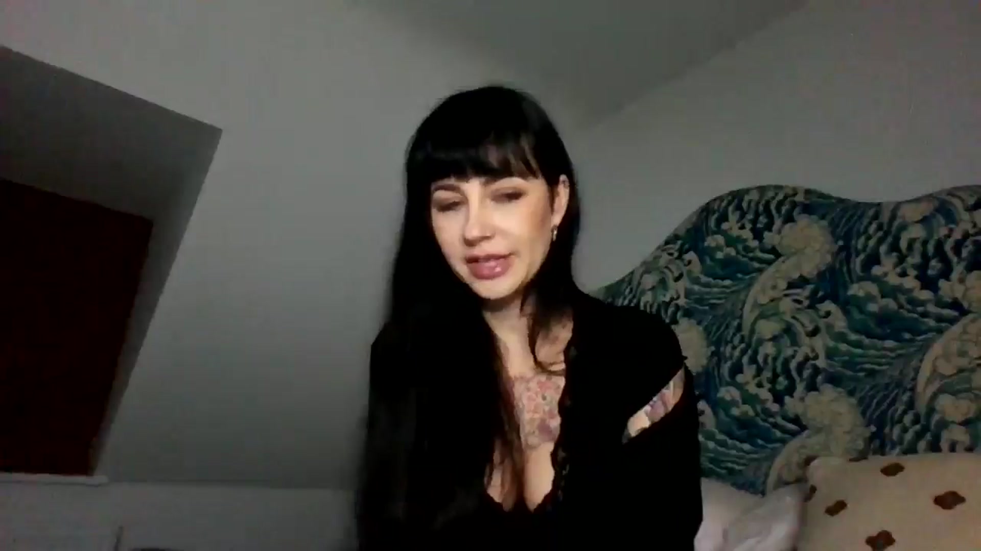 Gallery image thumbnail from MargotMills_'s myfreecams stream on, 12/15/2025, 24:37 image 7 of 20